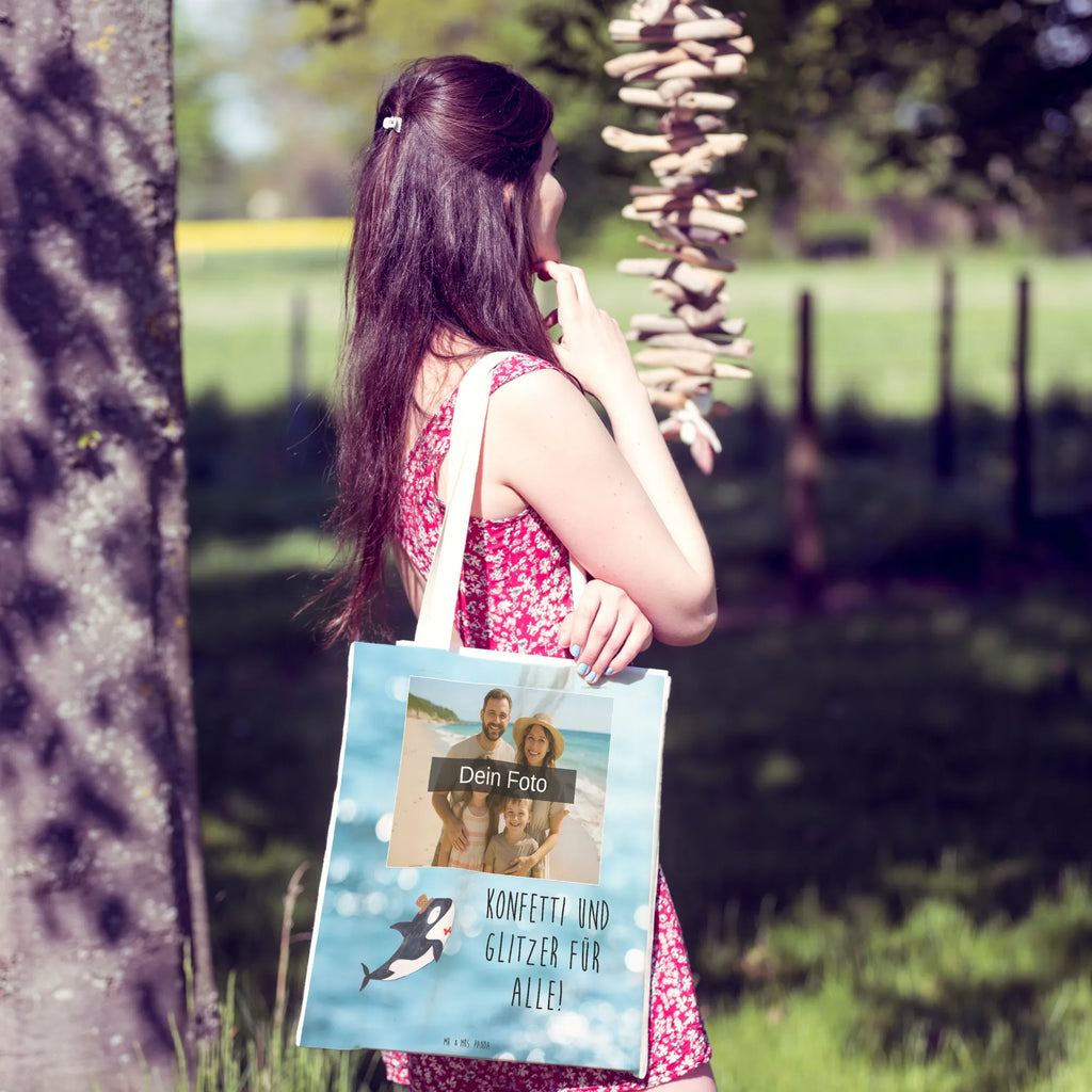 Personalisierte Foto Einkaufstasche Orca Zylinder Leinentasche Mit Bild, Tragetasche Für Damen Mit Wunschfoto, Umweltfreundliche Tragetasche Mit Bild, Lustige Tragetasche Mit Foto, Tragetasche Selbst Gestalten Mit Foto, Faltbare Tragetasche Mit Foto, Wiederverwendbare Tragetasche Mit Wunschfoto, Tragetasche Mit Foto, Tragetasche Für Einkäufe Mit Foto, Tragetasche Für Alltag Mit Bild, Personalisierte Tragetasche Mit Foto, Einkaufstasche Mit Bild, Tragetasche Für Kinder Mit Foto, Tragetasche Für Büro Mit Foto, Tragetasche Modern Mit Fotodruck, Tragetasche Mit Wunschfoto, Stofftasche Mit Foto, Große Tragetasche Mit Bild, Tragetasche Mit Motiv Und Foto, Tragetasche Mit Bild Und Text, Tragetasche Für Schule Mit Bild, Tragetasche Bedruckt Mit Foto, Vintage Tragetasche Mit Foto, Tragetasche Mit Foto Und Namen, Tragetasche Mit Eigenem Bild, Tragetasche Mit Fotodruck, Nachhaltige Tragetasche Mit Foto, Baumwolltasche Mit Foto, Tragetasche Für Herren Mit Bild, Design Tragetasche Mit Bild, Bunte Tragetasche Mit Bild, Jutetasche Mit Wunschfoto, Kleine Tragetasche Mit Wunschfoto, Tragetasche Als Geschenk Mit Foto, Meerestiere, Meer, Urlaub, Glitzer, Narwal, Glückwunsch, Glitter, Fest, Fete, Feier, Konfetti, Geburtstag, Orca