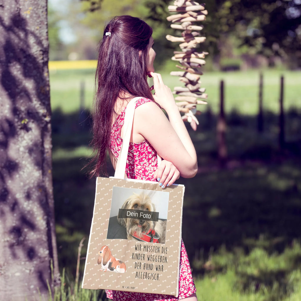 Personalisierte Foto Einkaufstasche Hund Basset Hound Tragetasche Mit Foto, Tragetasche Für Schule Mit Bild, Tragetasche Mit Eigenem Bild, Faltbare Tragetasche Mit Foto, Baumwolltasche Mit Foto, Leinentasche Mit Bild, Tragetasche Als Geschenk Mit Foto, Jutetasche Mit Wunschfoto, Tragetasche Mit Fotodruck, Tragetasche Für Kinder Mit Foto, Personalisierte Tragetasche Mit Foto, Tragetasche Mit Wunschfoto, Große Tragetasche Mit Bild, Tragetasche Bedruckt Mit Foto, Tragetasche Mit Foto Und Namen, Tragetasche Mit Motiv Und Foto, Tragetasche Selbst Gestalten Mit Foto, Tragetasche Für Einkäufe Mit Foto, Tragetasche Modern Mit Fotodruck, Kleine Tragetasche Mit Wunschfoto, Tragetasche Für Damen Mit Wunschfoto, Einkaufstasche Mit Bild, Tragetasche Für Büro Mit Foto, Lustige Tragetasche Mit Foto, Wiederverwendbare Tragetasche Mit Wunschfoto, Nachhaltige Tragetasche Mit Foto, Bunte Tragetasche Mit Bild, Design Tragetasche Mit Bild, Tragetasche Für Alltag Mit Bild, Tragetasche Für Herren Mit Bild, Stofftasche Mit Foto, Tragetasche Mit Bild Und Text, Umweltfreundliche Tragetasche Mit Bild, Vintage Tragetasche Mit Foto, Hund, Hundemotiv, Haustier, Hunderasse, Tierliebhaber, Hundebesitzer, Sprüche, Basset, Basset Hound, Hundeliebe, kinderlos