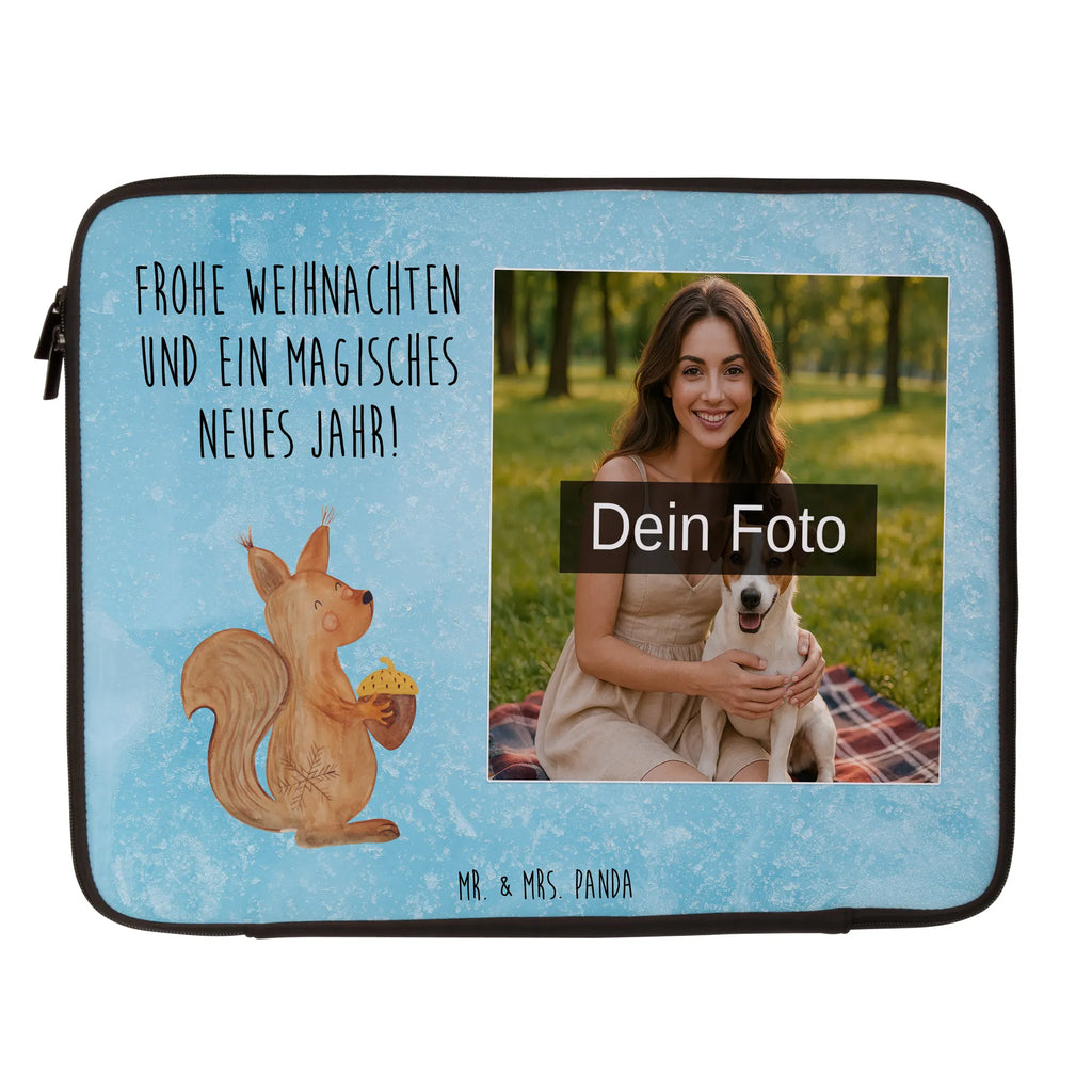 Personalisierte Foto Notebook Tasche Eichhörnchen Weihnachten Ergonomische Notebooktasche Mit Fotodruck, Notebook-Rucksack Mit Fotodruck, Notebook-Umhängetasche Mit Foto, Notebook-Querträger Mit Foto, Rucksackstil Notebooktasche Mit Foto, Notebook-Tasche Aus Neopren Mit Foto, Notebooktasche Für Herren Mit Foto, Personalisierte Notebooktasche Mit Bild, Notebooktasche Mit Zubehörfach Und Bild, Klassische Notebooktasche Mit Wunschbild, Minimalistische Notebooktasche Mit Fotodruck, Notebooktasche Mit Reißverschluss Und Foto, Notebooktasche Mit Schultergurt Und Bild, Notebooktasche Für 13 Zoll Mit Fotodruck, Büro-Notebooktasche Mit Wunschbild, Gepolsterte Notebooktasche Mit Foto, Robuste Notebooktasche Mit Wunschfoto, Laptop-Messenger-Bag Mit Wunschfoto, Notebooktasche Für 17 Zoll Mit Foto, Notebookhülle Mit Wunschfoto, Notebook-Aktentasche Mit Foto, Notebook-Tasche Aus Canvas Mit Fotodruck, Laptop-Aktentasche Mit Fotomotiv, Laptoptasche Mit Fotodruck, Laptop-Umhängetasche Mit Wunschbild, Notebook-Tasche Aus Leder Mit Bild, Notebooktasche Für Damen Mit Fotomotiv, Notebook-Tasche Aus Nylon Mit Wunschbild, Wasserfeste Notebooktasche Mit Wunschfoto, Notebooktasche Mit Tragegriff Und Fotodruck, Moderne Notebooktasche Mit Fotodruck, Business Notebooktasche Mit Foto, Vintage Notebooktasche Mit Foto, Leichte Notebooktasche Mit Foto, Slim Notebooktasche Mit Fotodruck, Notebooktasche Mit Foto, Casual Notebooktasche Mit Wunschfoto, Studenten-Notebooktasche Mit Foto., Notebook-Sleeve Mit Fotopersonalisierung, Laptop-Rucksack Mit Eigenem Bild, Reisegeeignete Notebooktasche Mit Foto, Laptop-Case Mit Eigenem Foto, Notebooktasche Für 15 Zoll Mit Wunschbild, Notebooktasche Mit Organizerfach Und Foto, Winter, Weihnachten, Weihnachtsdeko, Nikolaus, Advent, Heiligabend, Wintermotiv, Guten Rutsch, Frohes neues Jahr, Neujahr, Weihnachtsgruß, Frohe Weihnachten, Vogel, Weihnachtsmotiv