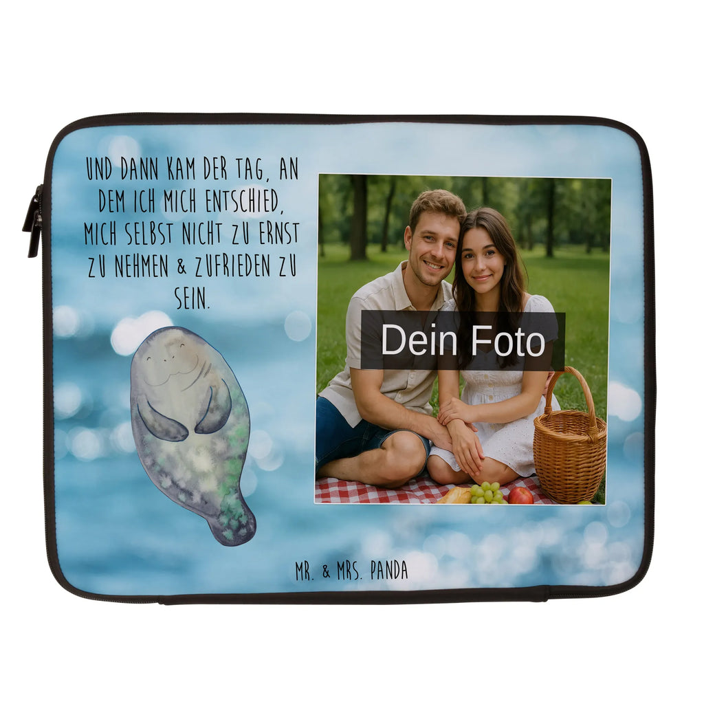 Personalisierte Foto Notebook Tasche Seekuh Happy Notebooktasche Mit Organizerfach Und Foto, Casual Notebooktasche Mit Wunschfoto, Notebooktasche Mit Zubehörfach Und Bild, Personalisierte Notebooktasche Mit Bild, Notebook-Tasche Aus Neopren Mit Foto, Klassische Notebooktasche Mit Wunschbild, Notebooktasche Mit Schultergurt Und Bild, Reisegeeignete Notebooktasche Mit Foto, Laptop-Rucksack Mit Eigenem Bild, Business Notebooktasche Mit Foto, Robuste Notebooktasche Mit Wunschfoto, Notebooktasche Für Herren Mit Foto, Notebook-Tasche Aus Leder Mit Bild, Laptop-Umhängetasche Mit Wunschbild, Notebooktasche Mit Foto, Gepolsterte Notebooktasche Mit Foto, Laptop-Case Mit Eigenem Foto, Notebook-Sleeve Mit Fotopersonalisierung, Leichte Notebooktasche Mit Foto, Notebooktasche Für Damen Mit Fotomotiv, Notebooktasche Mit Tragegriff Und Fotodruck, Notebook-Querträger Mit Foto, Notebook-Tasche Aus Canvas Mit Fotodruck, Notebook-Umhängetasche Mit Foto, Notebookhülle Mit Wunschfoto, Notebooktasche Mit Reißverschluss Und Foto, Büro-Notebooktasche Mit Wunschbild, Vintage Notebooktasche Mit Foto, Laptop-Aktentasche Mit Fotomotiv, Slim Notebooktasche Mit Fotodruck, Notebooktasche Für 15 Zoll Mit Wunschbild, Notebook-Tasche Aus Nylon Mit Wunschbild, Minimalistische Notebooktasche Mit Fotodruck, Wasserfeste Notebooktasche Mit Wunschfoto, Notebooktasche Für 17 Zoll Mit Foto, Studenten-Notebooktasche Mit Foto., Moderne Notebooktasche Mit Fotodruck, Notebook-Rucksack Mit Fotodruck, Laptop-Messenger-Bag Mit Wunschfoto, Rucksackstil Notebooktasche Mit Foto, Ergonomische Notebooktasche Mit Fotodruck, Notebook-Aktentasche Mit Foto, Laptoptasche Mit Fotodruck, Notebooktasche Für 13 Zoll Mit Fotodruck, Meerestiere, Meer, Urlaub, Respekt, Neuanfang, Zufrieden, Liebeskummer, Seekühe, Freundin, Achtsamkeit, Selbstliebe, Seekuh, Neustart