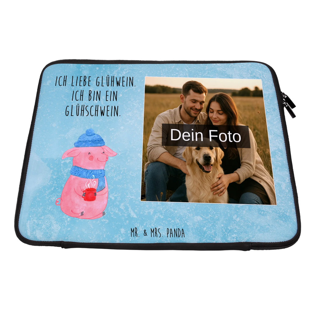 Personalisierte Foto Notebook Tasche Schwein Glühwein Studenten-Notebooktasche Mit Foto., Klassische Notebooktasche Mit Wunschbild, Notebook-Rucksack Mit Fotodruck, Notebooktasche Für 13 Zoll Mit Fotodruck, Minimalistische Notebooktasche Mit Fotodruck, Notebooktasche Für 15 Zoll Mit Wunschbild, Notebooktasche Mit Reißverschluss Und Foto, Laptop-Messenger-Bag Mit Wunschfoto, Notebook-Sleeve Mit Fotopersonalisierung, Notebook-Tasche Aus Neopren Mit Foto, Notebooktasche Mit Foto, Wasserfeste Notebooktasche Mit Wunschfoto, Laptop-Rucksack Mit Eigenem Bild, Notebooktasche Für Herren Mit Foto, Notebooktasche Mit Zubehörfach Und Bild, Büro-Notebooktasche Mit Wunschbild, Slim Notebooktasche Mit Fotodruck, Vintage Notebooktasche Mit Foto, Reisegeeignete Notebooktasche Mit Foto, Laptop-Aktentasche Mit Fotomotiv, Laptop-Umhängetasche Mit Wunschbild, Notebook-Querträger Mit Foto, Notebooktasche Für 17 Zoll Mit Foto, Notebook-Tasche Aus Nylon Mit Wunschbild, Ergonomische Notebooktasche Mit Fotodruck, Casual Notebooktasche Mit Wunschfoto, Laptop-Case Mit Eigenem Foto, Notebooktasche Mit Schultergurt Und Bild, Notebooktasche Mit Tragegriff Und Fotodruck, Robuste Notebooktasche Mit Wunschfoto, Notebooktasche Mit Organizerfach Und Foto, Notebook-Aktentasche Mit Foto, Notebook-Umhängetasche Mit Foto, Notebooktasche Für Damen Mit Fotomotiv, Moderne Notebooktasche Mit Fotodruck, Notebook-Tasche Aus Canvas Mit Fotodruck, Gepolsterte Notebooktasche Mit Foto, Personalisierte Notebooktasche Mit Bild, Notebook-Tasche Aus Leder Mit Bild, Notebookhülle Mit Wunschfoto, Laptoptasche Mit Fotodruck, Leichte Notebooktasche Mit Foto, Rucksackstil Notebooktasche Mit Foto, Business Notebooktasche Mit Foto, Winter, Weihnachten, Weihnachtsdeko, Nikolaus, Advent, Heiligabend, Wintermotiv, Glühschwein, Glühwein, Punsch, Weihnachtsmarkt