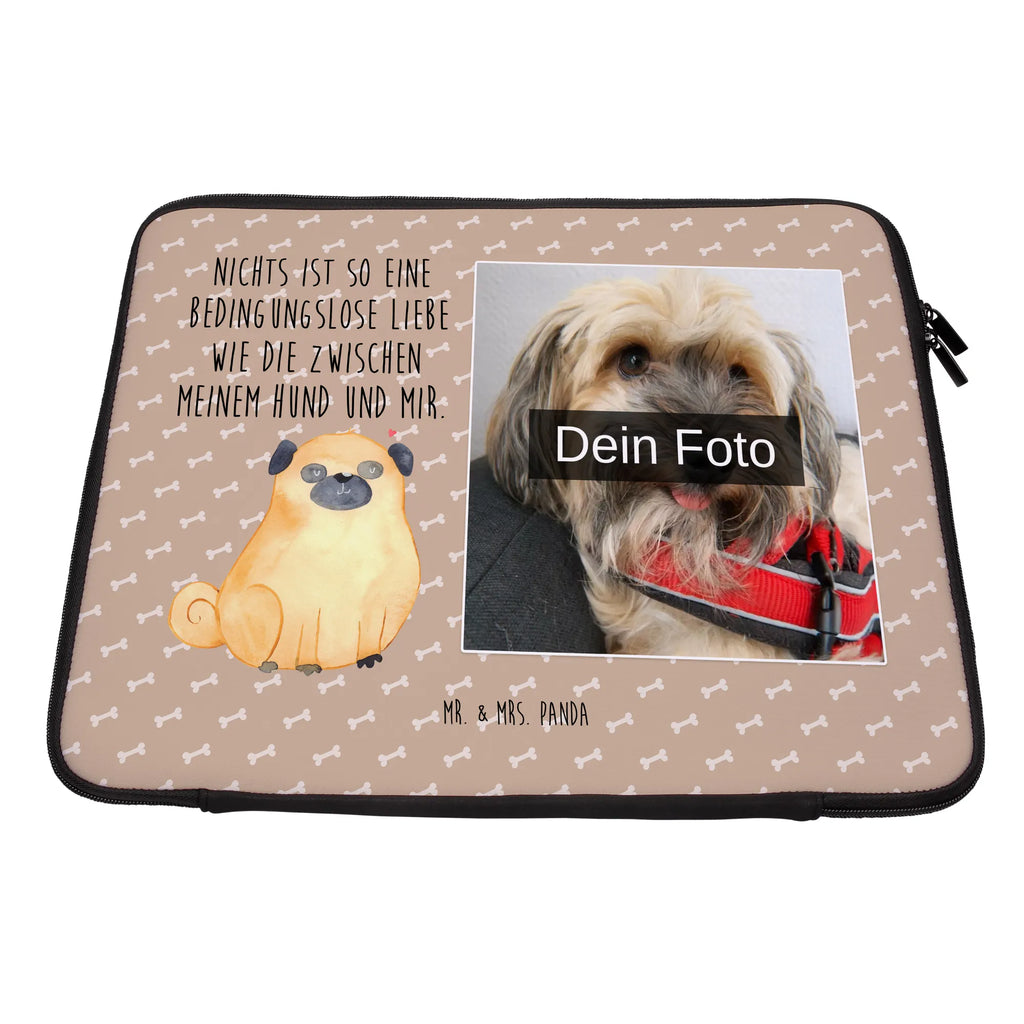 Personalisierte Foto Notebook Tasche Mops Minimalistische Notebooktasche Mit Fotodruck, Notebooktasche Mit Schultergurt Und Bild, Notebook-Tasche Aus Leder Mit Bild, Business Notebooktasche Mit Foto, Laptoptasche Mit Fotodruck, Vintage Notebooktasche Mit Foto, Wasserfeste Notebooktasche Mit Wunschfoto, Laptop-Aktentasche Mit Fotomotiv, Notebook-Querträger Mit Foto, Personalisierte Notebooktasche Mit Bild, Notebooktasche Für 13 Zoll Mit Fotodruck, Notebooktasche Mit Tragegriff Und Fotodruck, Notebookhülle Mit Wunschfoto, Slim Notebooktasche Mit Fotodruck, Rucksackstil Notebooktasche Mit Foto, Notebook-Tasche Aus Nylon Mit Wunschbild, Klassische Notebooktasche Mit Wunschbild, Notebook-Tasche Aus Canvas Mit Fotodruck, Notebooktasche Für Herren Mit Foto, Notebook-Sleeve Mit Fotopersonalisierung, Notebook-Umhängetasche Mit Foto, Büro-Notebooktasche Mit Wunschbild, Notebook-Rucksack Mit Fotodruck, Studenten-Notebooktasche Mit Foto., Leichte Notebooktasche Mit Foto, Laptop-Case Mit Eigenem Foto, Notebooktasche Für Damen Mit Fotomotiv, Notebooktasche Für 17 Zoll Mit Foto, Notebook-Aktentasche Mit Foto, Reisegeeignete Notebooktasche Mit Foto, Gepolsterte Notebooktasche Mit Foto, Robuste Notebooktasche Mit Wunschfoto, Notebook-Tasche Aus Neopren Mit Foto, Laptop-Messenger-Bag Mit Wunschfoto, Laptop-Umhängetasche Mit Wunschbild, Notebooktasche Mit Reißverschluss Und Foto, Notebooktasche Mit Foto, Notebooktasche Für 15 Zoll Mit Wunschbild, Laptop-Rucksack Mit Eigenem Bild, Notebooktasche Mit Zubehörfach Und Bild, Casual Notebooktasche Mit Wunschfoto, Moderne Notebooktasche Mit Fotodruck, Ergonomische Notebooktasche Mit Fotodruck, Notebooktasche Mit Organizerfach Und Foto, Hund, Hundemotiv, Haustier, Hunderasse, Tierliebhaber, Hundebesitzer, Sprüche, Mops, Hundeliebe, Liebe