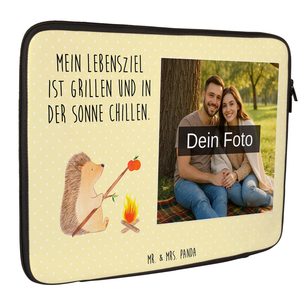 Personalisierte Foto Notebook Tasche Igel Grillen Notebooktasche Für 13 Zoll Mit Fotodruck, Notebook-Sleeve Mit Fotopersonalisierung, Notebooktasche Mit Reißverschluss Und Foto, Laptop-Messenger-Bag Mit Wunschfoto, Slim Notebooktasche Mit Fotodruck, Notebook-Querträger Mit Foto, Notebooktasche Für 17 Zoll Mit Foto, Ergonomische Notebooktasche Mit Fotodruck, Notebooktasche Mit Foto, Leichte Notebooktasche Mit Foto, Notebook-Tasche Aus Nylon Mit Wunschbild, Notebook-Rucksack Mit Fotodruck, Notebooktasche Mit Tragegriff Und Fotodruck, Laptop-Aktentasche Mit Fotomotiv, Notebook-Tasche Aus Leder Mit Bild, Reisegeeignete Notebooktasche Mit Foto, Notebooktasche Für Damen Mit Fotomotiv, Notebook-Umhängetasche Mit Foto, Personalisierte Notebooktasche Mit Bild, Laptop-Umhängetasche Mit Wunschbild, Notebookhülle Mit Wunschfoto, Notebooktasche Mit Zubehörfach Und Bild, Büro-Notebooktasche Mit Wunschbild, Robuste Notebooktasche Mit Wunschfoto, Wasserfeste Notebooktasche Mit Wunschfoto, Klassische Notebooktasche Mit Wunschbild, Laptop-Case Mit Eigenem Foto, Gepolsterte Notebooktasche Mit Foto, Notebook-Tasche Aus Neopren Mit Foto, Laptop-Rucksack Mit Eigenem Bild, Moderne Notebooktasche Mit Fotodruck, Business Notebooktasche Mit Foto, Minimalistische Notebooktasche Mit Fotodruck, Casual Notebooktasche Mit Wunschfoto, Vintage Notebooktasche Mit Foto, Notebooktasche Mit Schultergurt Und Bild, Rucksackstil Notebooktasche Mit Foto, Notebooktasche Für 15 Zoll Mit Wunschbild, Notebooktasche Für Herren Mit Foto, Notebook-Aktentasche Mit Foto, Notebooktasche Mit Organizerfach Und Foto, Notebook-Tasche Aus Canvas Mit Fotodruck, Laptoptasche Mit Fotodruck, Studenten-Notebooktasche Mit Foto., Tiermotive, Gute Laune, lustige Sprüche, Tiere, Motivation, Grillen, Sinn des Lebens, arbeitslos, Ziele, Igel, Spruch