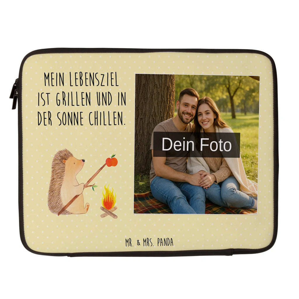 Personalisierte Foto Notebook Tasche Igel Grillen Notebooktasche Für 13 Zoll Mit Fotodruck, Notebook-Sleeve Mit Fotopersonalisierung, Notebooktasche Mit Reißverschluss Und Foto, Laptop-Messenger-Bag Mit Wunschfoto, Slim Notebooktasche Mit Fotodruck, Notebook-Querträger Mit Foto, Notebooktasche Für 17 Zoll Mit Foto, Ergonomische Notebooktasche Mit Fotodruck, Notebooktasche Mit Foto, Leichte Notebooktasche Mit Foto, Notebook-Tasche Aus Nylon Mit Wunschbild, Notebook-Rucksack Mit Fotodruck, Notebooktasche Mit Tragegriff Und Fotodruck, Laptop-Aktentasche Mit Fotomotiv, Notebook-Tasche Aus Leder Mit Bild, Reisegeeignete Notebooktasche Mit Foto, Notebooktasche Für Damen Mit Fotomotiv, Notebook-Umhängetasche Mit Foto, Personalisierte Notebooktasche Mit Bild, Laptop-Umhängetasche Mit Wunschbild, Notebookhülle Mit Wunschfoto, Notebooktasche Mit Zubehörfach Und Bild, Büro-Notebooktasche Mit Wunschbild, Robuste Notebooktasche Mit Wunschfoto, Wasserfeste Notebooktasche Mit Wunschfoto, Klassische Notebooktasche Mit Wunschbild, Laptop-Case Mit Eigenem Foto, Gepolsterte Notebooktasche Mit Foto, Notebook-Tasche Aus Neopren Mit Foto, Laptop-Rucksack Mit Eigenem Bild, Moderne Notebooktasche Mit Fotodruck, Business Notebooktasche Mit Foto, Minimalistische Notebooktasche Mit Fotodruck, Casual Notebooktasche Mit Wunschfoto, Vintage Notebooktasche Mit Foto, Notebooktasche Mit Schultergurt Und Bild, Rucksackstil Notebooktasche Mit Foto, Notebooktasche Für 15 Zoll Mit Wunschbild, Notebooktasche Für Herren Mit Foto, Notebook-Aktentasche Mit Foto, Notebooktasche Mit Organizerfach Und Foto, Notebook-Tasche Aus Canvas Mit Fotodruck, Laptoptasche Mit Fotodruck, Studenten-Notebooktasche Mit Foto., Tiermotive, Gute Laune, lustige Sprüche, Tiere, Motivation, Grillen, Sinn des Lebens, arbeitslos, Ziele, Igel, Spruch