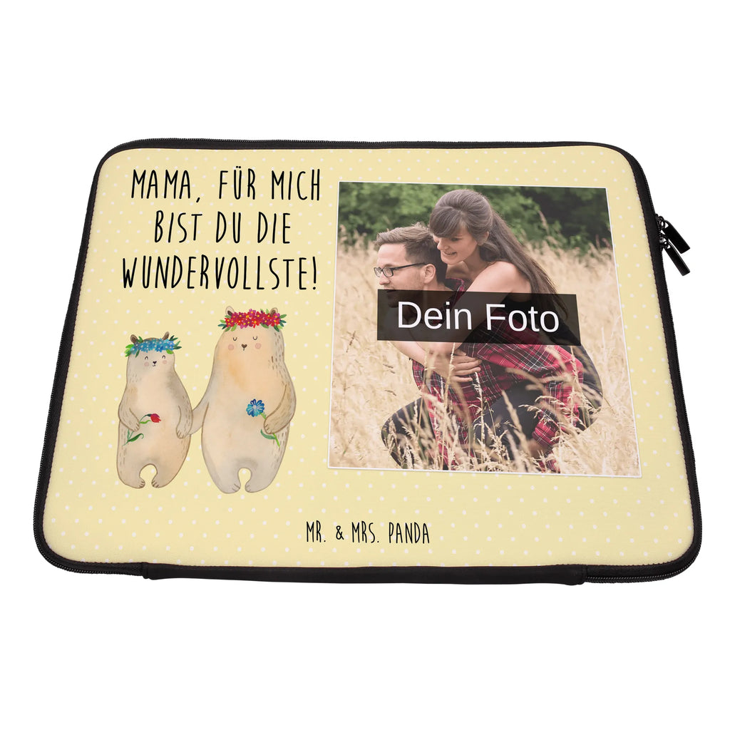 Personalisierte Foto Notebook Tasche Bären mit Blumenkranz Notebook-Tasche Aus Nylon Mit Wunschbild, Personalisierte Notebooktasche Mit Bild, Notebook-Tasche Aus Canvas Mit Fotodruck, Notebook-Tasche Aus Neopren Mit Foto, Slim Notebooktasche Mit Fotodruck, Robuste Notebooktasche Mit Wunschfoto, Notebook-Sleeve Mit Fotopersonalisierung, Notebook-Umhängetasche Mit Foto, Ergonomische Notebooktasche Mit Fotodruck, Notebooktasche Mit Reißverschluss Und Foto, Notebooktasche Für Herren Mit Foto, Casual Notebooktasche Mit Wunschfoto, Notebook-Rucksack Mit Fotodruck, Notebook-Aktentasche Mit Foto, Laptop-Umhängetasche Mit Wunschbild, Notebooktasche Für 17 Zoll Mit Foto, Laptop-Rucksack Mit Eigenem Bild, Studenten-Notebooktasche Mit Foto., Notebook-Tasche Aus Leder Mit Bild, Gepolsterte Notebooktasche Mit Foto, Wasserfeste Notebooktasche Mit Wunschfoto, Reisegeeignete Notebooktasche Mit Foto, Notebooktasche Mit Zubehörfach Und Bild, Notebookhülle Mit Wunschfoto, Moderne Notebooktasche Mit Fotodruck, Business Notebooktasche Mit Foto, Laptop-Aktentasche Mit Fotomotiv, Notebook-Querträger Mit Foto, Notebooktasche Für 15 Zoll Mit Wunschbild, Notebooktasche Mit Tragegriff Und Fotodruck, Notebooktasche Mit Schultergurt Und Bild, Notebooktasche Für 13 Zoll Mit Fotodruck, Laptoptasche Mit Fotodruck, Klassische Notebooktasche Mit Wunschbild, Rucksackstil Notebooktasche Mit Foto, Laptop-Case Mit Eigenem Foto, Leichte Notebooktasche Mit Foto, Minimalistische Notebooktasche Mit Fotodruck, Notebooktasche Für Damen Mit Fotomotiv, Vintage Notebooktasche Mit Foto, Laptop-Messenger-Bag Mit Wunschfoto, Notebooktasche Mit Foto, Büro-Notebooktasche Mit Wunschbild, Notebooktasche Mit Organizerfach Und Foto, Familie, Vatertag, Muttertag, Bruder, Schwester, Mama, Papa, Oma, Opa, Vorbild, Lieblingsmensch, Mami, Mutter, Töchter, Lieblingsmama, beste Mutter, Bären, Kinder, Tochter, Geschenk Mama. Muttertag, Kind, Mutti, Bär, Family, weltbeste Mama