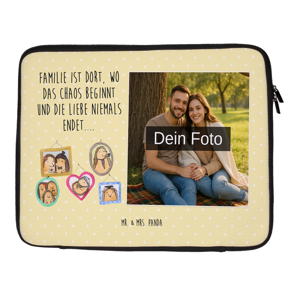 Personalisierte Foto Notebook Tasche Igel Familie Notebooktasche Mit Foto, Notebook-Rucksack Mit Fotodruck, Laptop-Case Mit Eigenem Foto, Notebooktasche Mit Reißverschluss Und Foto, Ergonomische Notebooktasche Mit Fotodruck, Laptop-Umhängetasche Mit Wunschbild, Business Notebooktasche Mit Foto, Notebook-Tasche Aus Nylon Mit Wunschbild, Notebooktasche Für 15 Zoll Mit Wunschbild, Notebook-Sleeve Mit Fotopersonalisierung, Laptop-Rucksack Mit Eigenem Bild, Büro-Notebooktasche Mit Wunschbild, Notebook-Tasche Aus Neopren Mit Foto, Minimalistische Notebooktasche Mit Fotodruck, Notebook-Tasche Aus Leder Mit Bild, Notebooktasche Mit Organizerfach Und Foto, Notebooktasche Für 17 Zoll Mit Foto, Laptop-Aktentasche Mit Fotomotiv, Notebooktasche Mit Zubehörfach Und Bild, Notebooktasche Mit Schultergurt Und Bild, Laptop-Messenger-Bag Mit Wunschfoto, Notebooktasche Mit Tragegriff Und Fotodruck, Slim Notebooktasche Mit Fotodruck, Notebook-Tasche Aus Canvas Mit Fotodruck, Rucksackstil Notebooktasche Mit Foto, Notebooktasche Für Herren Mit Foto, Studenten-Notebooktasche Mit Foto., Leichte Notebooktasche Mit Foto, Reisegeeignete Notebooktasche Mit Foto, Laptoptasche Mit Fotodruck, Notebook-Aktentasche Mit Foto, Robuste Notebooktasche Mit Wunschfoto, Personalisierte Notebooktasche Mit Bild, Notebooktasche Für 13 Zoll Mit Fotodruck, Notebook-Querträger Mit Foto, Moderne Notebooktasche Mit Fotodruck, Vintage Notebooktasche Mit Foto, Klassische Notebooktasche Mit Wunschbild, Notebookhülle Mit Wunschfoto, Casual Notebooktasche Mit Wunschfoto, Wasserfeste Notebooktasche Mit Wunschfoto, Gepolsterte Notebooktasche Mit Foto, Notebooktasche Für Damen Mit Fotomotiv, Notebook-Umhängetasche Mit Foto, Familie, Vatertag, Muttertag, Bruder, Schwester, Mama, Papa, Oma, Opa, Glück, Igel, Zusammenhalt, Bilder, Liebe