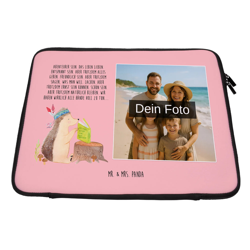 Personalisierte Foto Notebook Tasche Igel Federschmuck Ergonomische Notebooktasche Mit Fotodruck, Laptop-Umhängetasche Mit Wunschbild, Casual Notebooktasche Mit Wunschfoto, Notebooktasche Für Herren Mit Foto, Business Notebooktasche Mit Foto, Büro-Notebooktasche Mit Wunschbild, Notebook-Tasche Aus Neopren Mit Foto, Notebooktasche Für 13 Zoll Mit Fotodruck, Gepolsterte Notebooktasche Mit Foto, Notebooktasche Mit Foto, Laptop-Rucksack Mit Eigenem Bild, Notebook-Aktentasche Mit Foto, Notebooktasche Für Damen Mit Fotomotiv, Notebook-Rucksack Mit Fotodruck, Notebooktasche Mit Reißverschluss Und Foto, Notebook-Tasche Aus Nylon Mit Wunschbild, Klassische Notebooktasche Mit Wunschbild, Minimalistische Notebooktasche Mit Fotodruck, Notebookhülle Mit Wunschfoto, Notebooktasche Mit Tragegriff Und Fotodruck, Vintage Notebooktasche Mit Foto, Moderne Notebooktasche Mit Fotodruck, Reisegeeignete Notebooktasche Mit Foto, Laptoptasche Mit Fotodruck, Notebook-Sleeve Mit Fotopersonalisierung, Notebooktasche Mit Zubehörfach Und Bild, Notebook-Tasche Aus Canvas Mit Fotodruck, Notebook-Tasche Aus Leder Mit Bild, Notebooktasche Für 17 Zoll Mit Foto, Notebook-Querträger Mit Foto, Robuste Notebooktasche Mit Wunschfoto, Notebook-Umhängetasche Mit Foto, Laptop-Messenger-Bag Mit Wunschfoto, Laptop-Aktentasche Mit Fotomotiv, Notebooktasche Für 15 Zoll Mit Wunschbild, Wasserfeste Notebooktasche Mit Wunschfoto, Slim Notebooktasche Mit Fotodruck, Personalisierte Notebooktasche Mit Bild, Leichte Notebooktasche Mit Foto, Notebooktasche Mit Organizerfach Und Foto, Rucksackstil Notebooktasche Mit Foto, Notebooktasche Mit Schultergurt Und Bild, Studenten-Notebooktasche Mit Foto., Laptop-Case Mit Eigenem Foto, Waldtiere, Tiere, Lagerfeuer, Abenteuer, Indianer, Camping, Igel