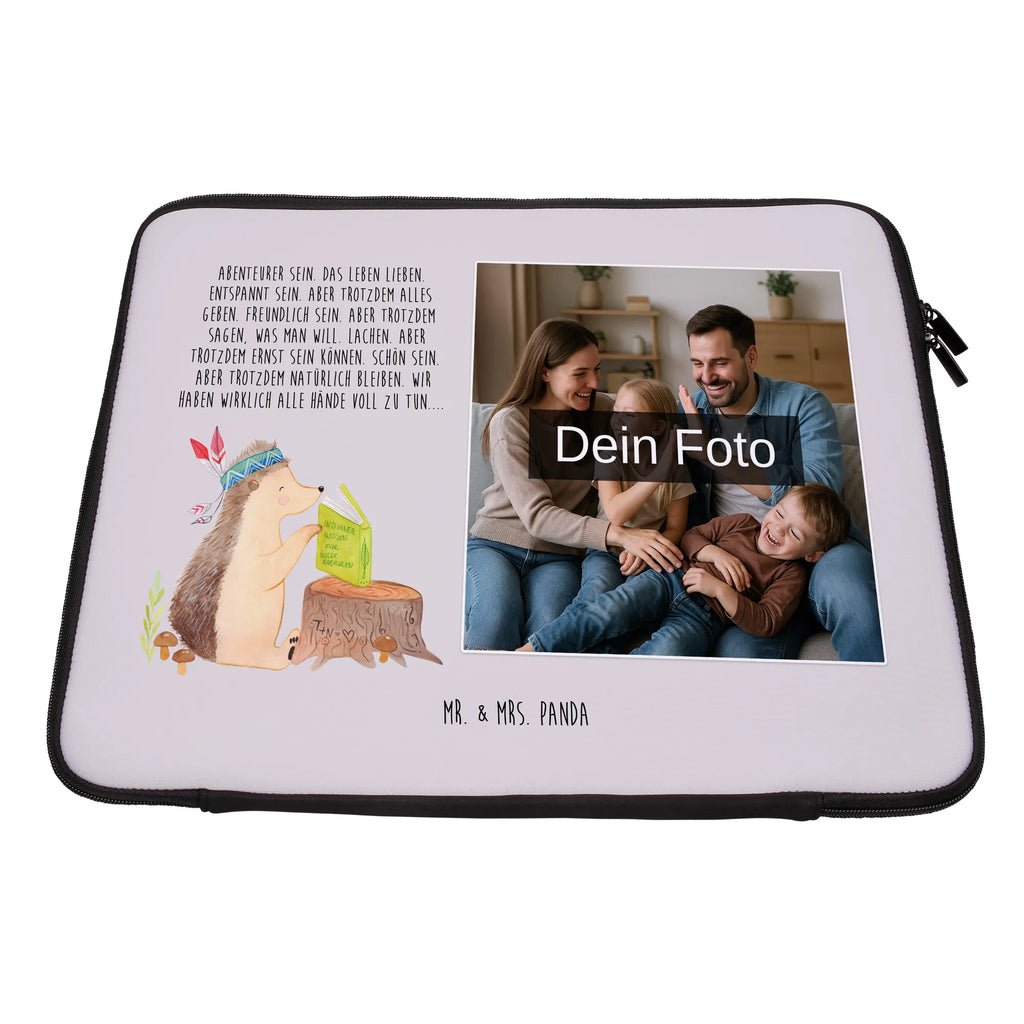 Personalisierte Foto Notebook Tasche Igel Federschmuck Ergonomische Notebooktasche Mit Fotodruck, Laptop-Umhängetasche Mit Wunschbild, Casual Notebooktasche Mit Wunschfoto, Notebooktasche Für Herren Mit Foto, Business Notebooktasche Mit Foto, Büro-Notebooktasche Mit Wunschbild, Notebook-Tasche Aus Neopren Mit Foto, Notebooktasche Für 13 Zoll Mit Fotodruck, Gepolsterte Notebooktasche Mit Foto, Notebooktasche Mit Foto, Laptop-Rucksack Mit Eigenem Bild, Notebook-Aktentasche Mit Foto, Notebooktasche Für Damen Mit Fotomotiv, Notebook-Rucksack Mit Fotodruck, Notebooktasche Mit Reißverschluss Und Foto, Notebook-Tasche Aus Nylon Mit Wunschbild, Klassische Notebooktasche Mit Wunschbild, Minimalistische Notebooktasche Mit Fotodruck, Notebookhülle Mit Wunschfoto, Notebooktasche Mit Tragegriff Und Fotodruck, Vintage Notebooktasche Mit Foto, Moderne Notebooktasche Mit Fotodruck, Reisegeeignete Notebooktasche Mit Foto, Laptoptasche Mit Fotodruck, Notebook-Sleeve Mit Fotopersonalisierung, Notebooktasche Mit Zubehörfach Und Bild, Notebook-Tasche Aus Canvas Mit Fotodruck, Notebook-Tasche Aus Leder Mit Bild, Notebooktasche Für 17 Zoll Mit Foto, Notebook-Querträger Mit Foto, Robuste Notebooktasche Mit Wunschfoto, Notebook-Umhängetasche Mit Foto, Laptop-Messenger-Bag Mit Wunschfoto, Laptop-Aktentasche Mit Fotomotiv, Notebooktasche Für 15 Zoll Mit Wunschbild, Wasserfeste Notebooktasche Mit Wunschfoto, Slim Notebooktasche Mit Fotodruck, Personalisierte Notebooktasche Mit Bild, Leichte Notebooktasche Mit Foto, Notebooktasche Mit Organizerfach Und Foto, Rucksackstil Notebooktasche Mit Foto, Notebooktasche Mit Schultergurt Und Bild, Studenten-Notebooktasche Mit Foto., Laptop-Case Mit Eigenem Foto, Waldtiere, Tiere, Lagerfeuer, Abenteuer, Indianer, Camping, Igel