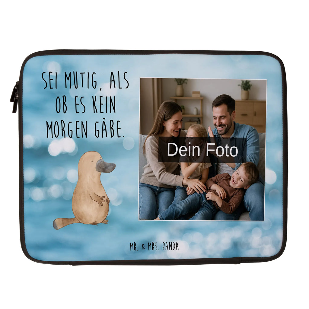 Personalisierte Foto Notebook Tasche Schnabeltier Mut Notebooktasche Mit Tragegriff Und Fotodruck, Notebooktasche Für Herren Mit Foto, Notebook-Tasche Aus Nylon Mit Wunschbild, Leichte Notebooktasche Mit Foto, Ergonomische Notebooktasche Mit Fotodruck, Notebooktasche Mit Organizerfach Und Foto, Notebooktasche Mit Foto, Laptoptasche Mit Fotodruck, Laptop-Rucksack Mit Eigenem Bild, Notebooktasche Für 17 Zoll Mit Foto, Robuste Notebooktasche Mit Wunschfoto, Studenten-Notebooktasche Mit Foto., Rucksackstil Notebooktasche Mit Foto, Vintage Notebooktasche Mit Foto, Notebooktasche Mit Schultergurt Und Bild, Notebooktasche Mit Reißverschluss Und Foto, Moderne Notebooktasche Mit Fotodruck, Notebooktasche Für 13 Zoll Mit Fotodruck, Klassische Notebooktasche Mit Wunschbild, Gepolsterte Notebooktasche Mit Foto, Minimalistische Notebooktasche Mit Fotodruck, Notebooktasche Für Damen Mit Fotomotiv, Büro-Notebooktasche Mit Wunschbild, Notebook-Tasche Aus Neopren Mit Foto, Notebook-Rucksack Mit Fotodruck, Laptop-Case Mit Eigenem Foto, Business Notebooktasche Mit Foto, Laptop-Umhängetasche Mit Wunschbild, Reisegeeignete Notebooktasche Mit Foto, Notebook-Querträger Mit Foto, Notebook-Tasche Aus Canvas Mit Fotodruck, Laptop-Messenger-Bag Mit Wunschfoto, Notebooktasche Mit Zubehörfach Und Bild, Notebook-Aktentasche Mit Foto, Casual Notebooktasche Mit Wunschfoto, Wasserfeste Notebooktasche Mit Wunschfoto, Notebook-Tasche Aus Leder Mit Bild, Laptop-Aktentasche Mit Fotomotiv, Personalisierte Notebooktasche Mit Bild, Notebook-Sleeve Mit Fotopersonalisierung, Notebookhülle Mit Wunschfoto, Notebook-Umhängetasche Mit Foto, Notebooktasche Für 15 Zoll Mit Wunschbild, Slim Notebooktasche Mit Fotodruck, Meerestiere, Meer, Urlaub, Raodtrip, Schnabeltiere, Weltreise, Lebensweisheit, Motivation, Training, mutig, Neuanfang, Neustart, Schnabeltier, Mut, Büro, Arbeit