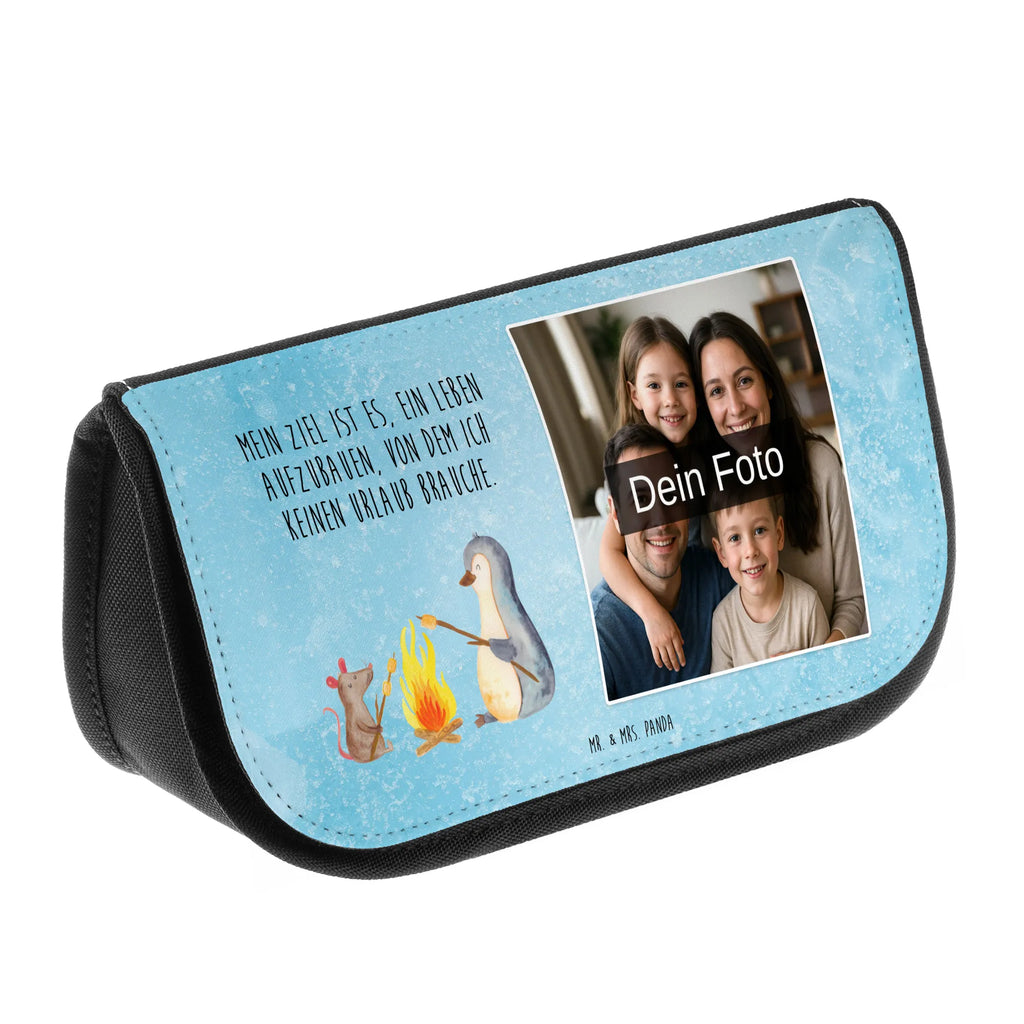 Personalisierte Foto Kosmetiktasche Pinguin Lagerfeuer Vintage Schminktasche Mit Foto, Schminktasche Mit Urlaubsfoto, Kulturbeutel Mit Bild, Schminkbeutel Mit Foto, Schminktäschchen Mit Wunschfoto, Kosmetiktasche Selbst Gestalten Mit Foto, Kosmetiktasche Modern Mit Wunschfoto, Personalisierte Kosmetiktasche Mit Foto, Kosmetiktasche Für Herren Mit Wunschfoto, Schminktasche Geschenk Mit Bild, Personalisierte Make-Up Tasche Mit Bild, Kosmetiktasche Mit Wunschfoto, Schminkbeutel Für Jungen Mit Bild, Schminktasche Für Mädchen Mit Foto, Schminktasche Mit Familienfoto, Kosmetiktasche Mit Foto, Schminktasche Nachhaltig Mit Foto, Schminktasche Mit Haustierfoto, Schminktasche Bunt Mit Bild, Beautybag Mit Foto, Schminktasche Mit Foto, Kosmetiktasche Mit Eigenem Bild, Große Schminktasche Mit Foto, Kosmetiktasche Aus Stoff Mit Foto, Make-Up Tasche Mit Bild, Kosmetiktasche Für Kinder Mit Foto, Reise-Kosmetiktasche Mit Wunschbild, Kosmetiktasche Aus Leder Mit Bild, Necessaire Mit Foto, Kosmetiktasche Bedruckt Mit Foto, Kosmetiktasche Mit Foto Und Wunschtext, Kleine Kosmetiktasche Mit Foto, Kosmetiktasche Mit Foto Und Namen, Kosmetiktasche Für Damen Mit Foto, Pinguin, Neustart, Pinguine, Büro, Marshmallows, Lagerfeuer, Büroalltag, Maus, Motivation, Liebe, Lebensspruch, Leben, Arbeit, Feuer, grillen, Job, Lebensmotivation