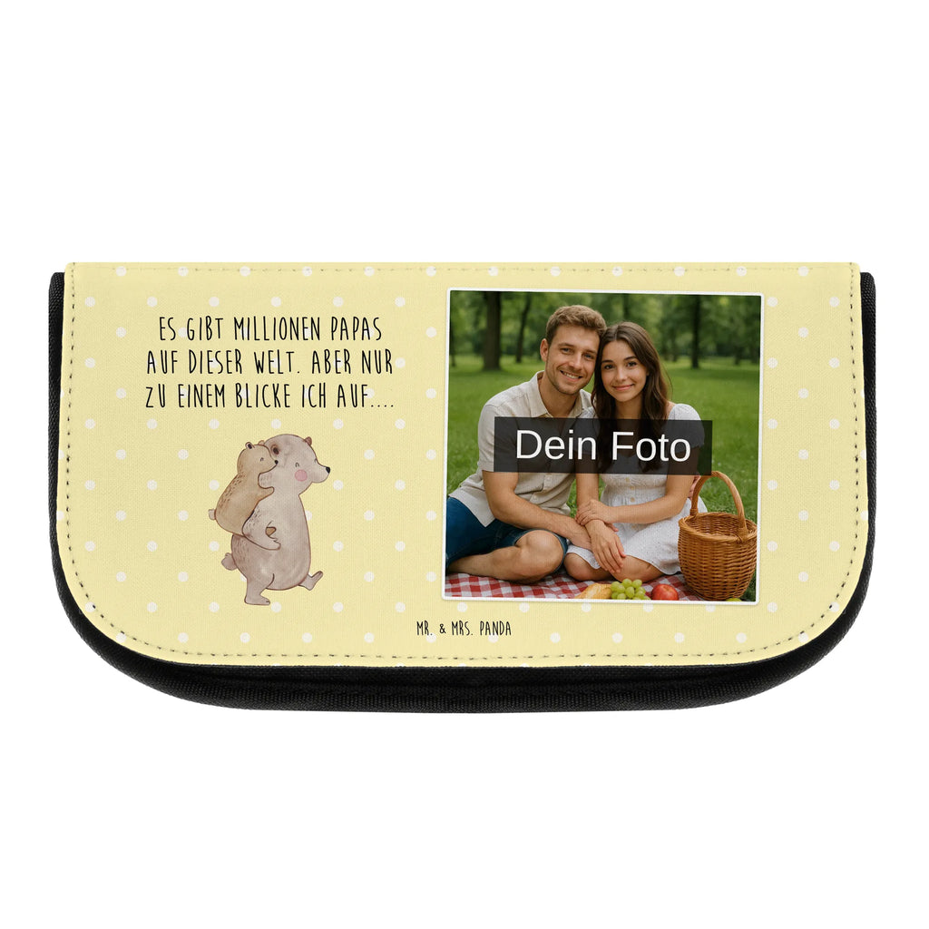 Personalisierte Foto Kosmetiktasche Papa Bär Schminktasche Mit Familienfoto, Vintage Schminktasche Mit Foto, Kosmetiktasche Mit Wunschfoto, Personalisierte Make-Up Tasche Mit Bild, Kosmetiktasche Mit Eigenem Bild, Schminktasche Bunt Mit Bild, Kosmetiktasche Aus Leder Mit Bild, Kosmetiktasche Modern Mit Wunschfoto, Kosmetiktasche Selbst Gestalten Mit Foto, Schminktasche Nachhaltig Mit Foto, Kulturbeutel Mit Bild, Schminktasche Mit Haustierfoto, Reise-Kosmetiktasche Mit Wunschbild, Beautybag Mit Foto, Kosmetiktasche Mit Foto Und Wunschtext, Schminktasche Geschenk Mit Bild, Große Schminktasche Mit Foto, Schminktasche Für Mädchen Mit Foto, Kosmetiktasche Mit Foto, Necessaire Mit Foto, Schminktasche Mit Foto, Kosmetiktasche Für Kinder Mit Foto, Kosmetiktasche Mit Foto Und Namen, Schminkbeutel Für Jungen Mit Bild, Kosmetiktasche Aus Stoff Mit Foto, Schminktasche Mit Urlaubsfoto, Schminkbeutel Mit Foto, Schminktäschchen Mit Wunschfoto, Kleine Kosmetiktasche Mit Foto, Kosmetiktasche Für Herren Mit Wunschfoto, Kosmetiktasche Bedruckt Mit Foto, Personalisierte Kosmetiktasche Mit Foto, Make-Up Tasche Mit Bild, Kosmetiktasche Für Damen Mit Foto, Familie, Vatertag, Muttertag, Bruder, Schwester, Mama, Papa, Oma, Opa, Geburtstag, Papi, Vater, Onkel, Geschenk, Vati