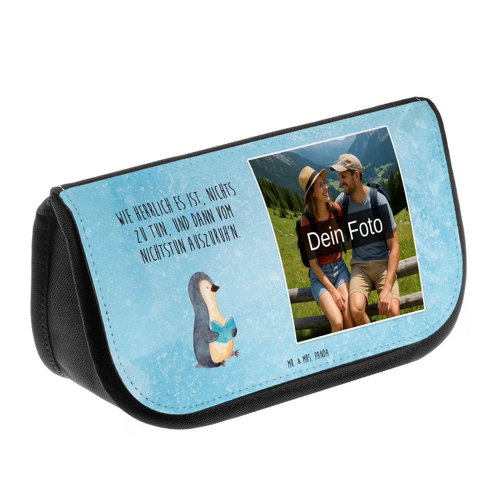 Personalisierte Foto Kosmetiktasche Pinguin Buch Schminktäschchen Mit Wunschfoto, Schminkbeutel Mit Foto, Personalisierte Kosmetiktasche Mit Foto, Schminktasche Mit Haustierfoto, Personalisierte Make-Up Tasche Mit Bild, Schminktasche Mit Urlaubsfoto, Kosmetiktasche Mit Eigenem Bild, Kosmetiktasche Für Herren Mit Wunschfoto, Kosmetiktasche Aus Leder Mit Bild, Schminktasche Mit Foto, Kosmetiktasche Für Kinder Mit Foto, Schminktasche Nachhaltig Mit Foto, Schminktasche Mit Familienfoto, Kosmetiktasche Bedruckt Mit Foto, Kosmetiktasche Für Damen Mit Foto, Kosmetiktasche Mit Wunschfoto, Necessaire Mit Foto, Kosmetiktasche Mit Foto Und Namen, Kosmetiktasche Selbst Gestalten Mit Foto, Vintage Schminktasche Mit Foto, Kleine Kosmetiktasche Mit Foto, Große Schminktasche Mit Foto, Kosmetiktasche Aus Stoff Mit Foto, Kulturbeutel Mit Bild, Kosmetiktasche Modern Mit Wunschfoto, Schminktasche Für Mädchen Mit Foto, Schminkbeutel Für Jungen Mit Bild, Schminktasche Geschenk Mit Bild, Beautybag Mit Foto, Kosmetiktasche Mit Foto Und Wunschtext, Kosmetiktasche Mit Foto, Schminktasche Bunt Mit Bild, Make-Up Tasche Mit Bild, Reise-Kosmetiktasche Mit Wunschbild, Pinguin, Ferien, Nichtstun, Buch, Bücherwurm, Freizeit, Lesen, Urlaub, Pinguine, Faulenzen