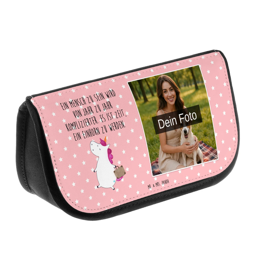 Personalisierte Foto Kosmetiktasche Einhorn Koffer Schminktasche Bunt Mit Bild, Kosmetiktasche Mit Eigenem Bild, Kosmetiktasche Bedruckt Mit Foto, Kleine Kosmetiktasche Mit Foto, Kosmetiktasche Selbst Gestalten Mit Foto, Schminktasche Nachhaltig Mit Foto, Kulturbeutel Mit Bild, Beautybag Mit Foto, Schminktasche Mit Familienfoto, Kosmetiktasche Mit Foto Und Namen, Schminktasche Geschenk Mit Bild, Kosmetiktasche Mit Foto, Schminktasche Für Mädchen Mit Foto, Kosmetiktasche Aus Stoff Mit Foto, Reise-Kosmetiktasche Mit Wunschbild, Kosmetiktasche Modern Mit Wunschfoto, Personalisierte Kosmetiktasche Mit Foto, Kosmetiktasche Mit Foto Und Wunschtext, Kosmetiktasche Mit Wunschfoto, Schminktasche Mit Haustierfoto, Kosmetiktasche Für Herren Mit Wunschfoto, Schminkbeutel Für Jungen Mit Bild, Schminktasche Mit Foto, Make-Up Tasche Mit Bild, Große Schminktasche Mit Foto, Schminkbeutel Mit Foto, Kosmetiktasche Für Kinder Mit Foto, Schminktäschchen Mit Wunschfoto, Personalisierte Make-Up Tasche Mit Bild, Kosmetiktasche Aus Leder Mit Bild, Schminktasche Mit Urlaubsfoto, Necessaire Mit Foto, Kosmetiktasche Für Damen Mit Foto, Vintage Schminktasche Mit Foto, Einhorn, Einhörner, Einhorn Deko, Unicorn, Koffer, Reise, albern, Erwachsen, unicorn, Spaß, Abenteuer, witzig, Gepäck, Verreisen, Kind, lustig