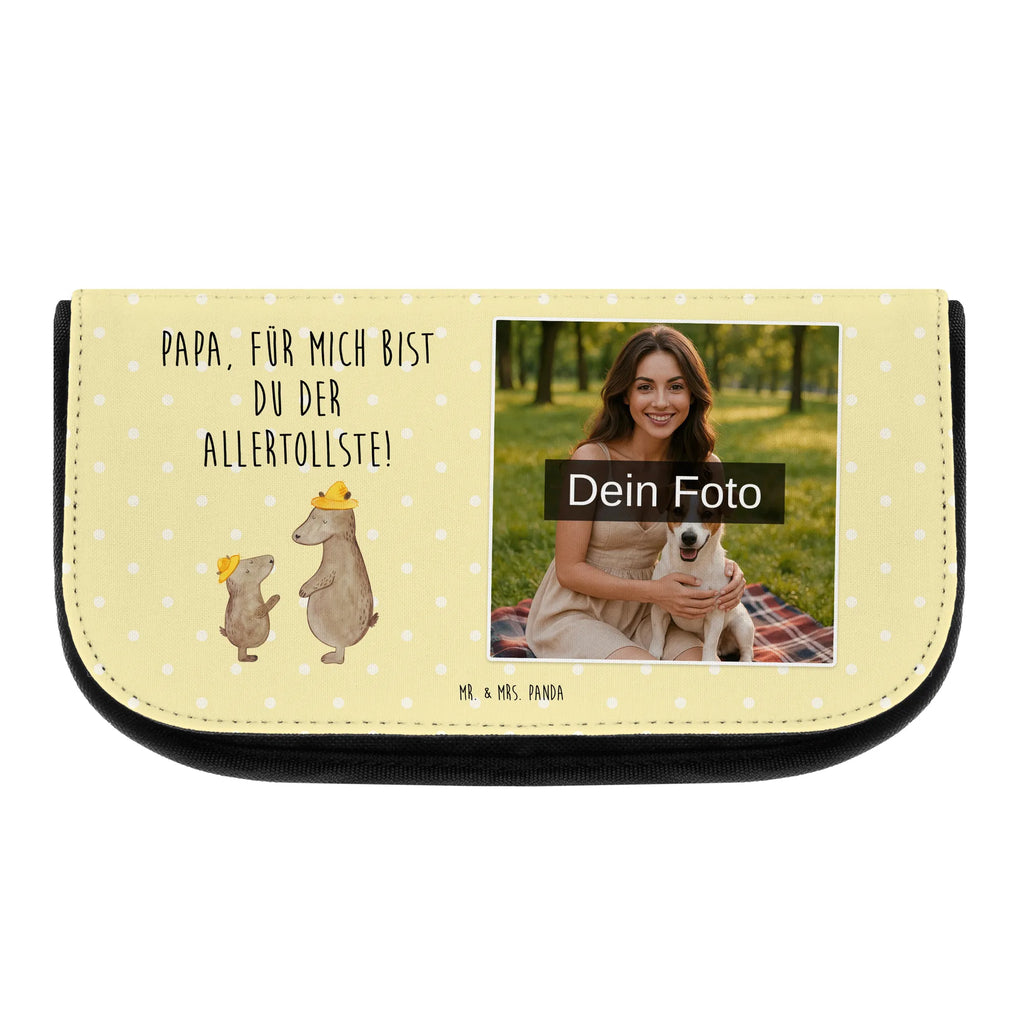Personalisierte Foto Kosmetiktasche Bären mit Hut Schminktasche Mit Foto, Schminktasche Mit Urlaubsfoto, Personalisierte Make-Up Tasche Mit Bild, Schminkbeutel Mit Foto, Kosmetiktasche Für Damen Mit Foto, Große Schminktasche Mit Foto, Kosmetiktasche Für Herren Mit Wunschfoto, Schminktasche Nachhaltig Mit Foto, Necessaire Mit Foto, Personalisierte Kosmetiktasche Mit Foto, Schminktäschchen Mit Wunschfoto, Kosmetiktasche Mit Foto Und Wunschtext, Kosmetiktasche Mit Eigenem Bild, Kosmetiktasche Selbst Gestalten Mit Foto, Kosmetiktasche Modern Mit Wunschfoto, Kosmetiktasche Für Kinder Mit Foto, Kulturbeutel Mit Bild, Schminktasche Für Mädchen Mit Foto, Kosmetiktasche Mit Foto Und Namen, Schminkbeutel Für Jungen Mit Bild, Schminktasche Bunt Mit Bild, Kosmetiktasche Mit Wunschfoto, Schminktasche Mit Haustierfoto, Schminktasche Geschenk Mit Bild, Schminktasche Mit Familienfoto, Kosmetiktasche Aus Leder Mit Bild, Beautybag Mit Foto, Kosmetiktasche Bedruckt Mit Foto, Reise-Kosmetiktasche Mit Wunschbild, Make-Up Tasche Mit Bild, Vintage Schminktasche Mit Foto, Kosmetiktasche Aus Stoff Mit Foto, Kosmetiktasche Mit Foto, Kleine Kosmetiktasche Mit Foto, Familie, Vatertag, Muttertag, Bruder, Schwester, Mama, Papa, Oma, Opa, Lieblingsmensch, Paps, Vater-Sohn, Bären, Family, Dad, Vorbild, Söhne, Sohn, Papi, Daddy, Vater, Kinder, Kind, Bär