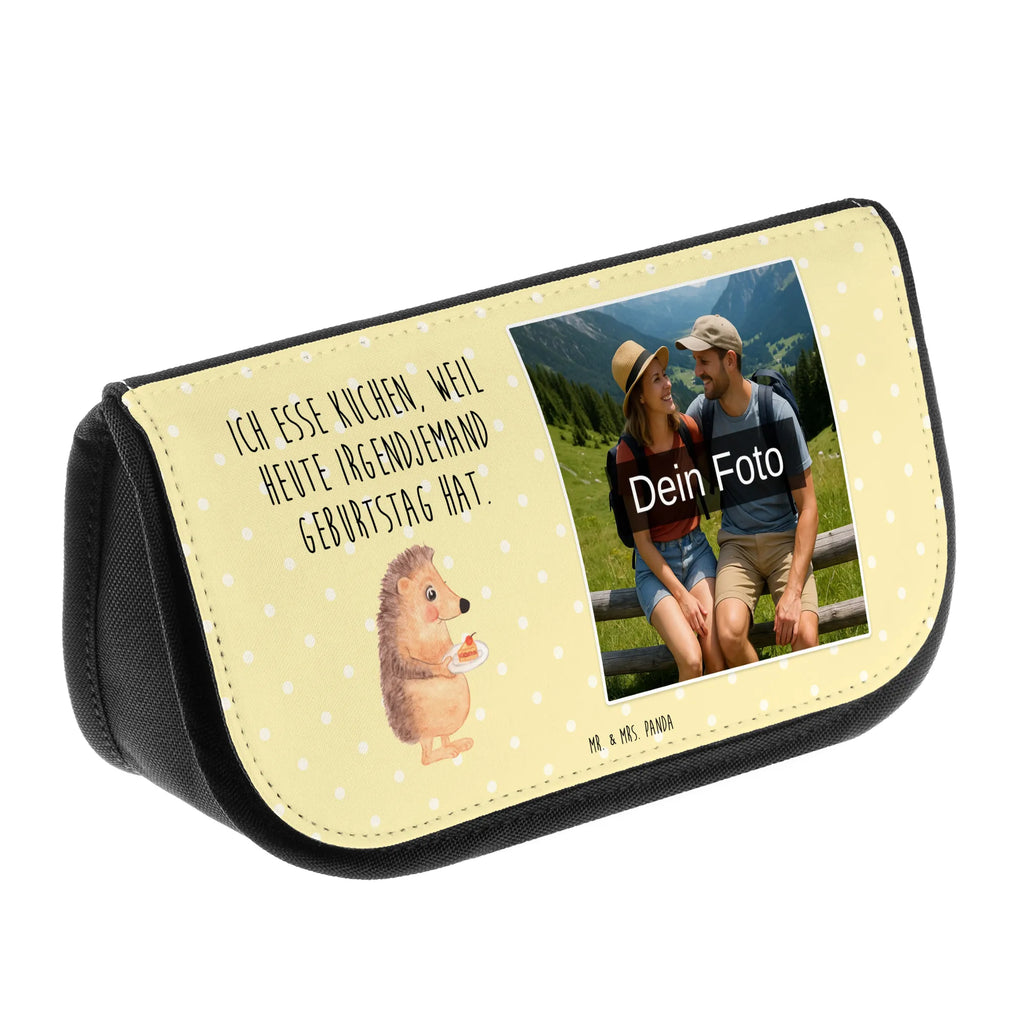 Personalisierte Foto Kosmetiktasche Igel Kuchenstück Schminktasche Bunt Mit Bild, Schminkbeutel Mit Foto, Kosmetiktasche Aus Leder Mit Bild, Kulturbeutel Mit Bild, Schminktasche Mit Familienfoto, Schminktasche Nachhaltig Mit Foto, Schminktasche Für Mädchen Mit Foto, Necessaire Mit Foto, Make-Up Tasche Mit Bild, Kleine Kosmetiktasche Mit Foto, Kosmetiktasche Modern Mit Wunschfoto, Kosmetiktasche Mit Wunschfoto, Schminktasche Geschenk Mit Bild, Reise-Kosmetiktasche Mit Wunschbild, Personalisierte Make-Up Tasche Mit Bild, Schminkbeutel Für Jungen Mit Bild, Kosmetiktasche Aus Stoff Mit Foto, Kosmetiktasche Für Kinder Mit Foto, Kosmetiktasche Mit Eigenem Bild, Personalisierte Kosmetiktasche Mit Foto, Schminktasche Mit Haustierfoto, Schminktäschchen Mit Wunschfoto, Kosmetiktasche Bedruckt Mit Foto, Kosmetiktasche Für Herren Mit Wunschfoto, Beautybag Mit Foto, Schminktasche Mit Urlaubsfoto, Große Schminktasche Mit Foto, Kosmetiktasche Mit Foto, Vintage Schminktasche Mit Foto, Schminktasche Mit Foto, Kosmetiktasche Selbst Gestalten Mit Foto, Kosmetiktasche Mit Foto Und Wunschtext, Kosmetiktasche Mit Foto Und Namen, Kosmetiktasche Für Damen Mit Foto, Tiermotive, Gute Laune, lustige Sprüche, Tiere, Kuchen backen, Backen Geschenk, Torte, Igel, Essen Spruch, Geburtstagskuchen, Kuchen, Einladung Party