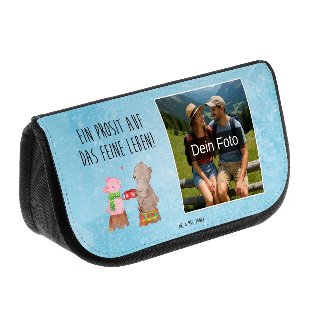 Personalisierte Foto Kosmetiktasche Glühschwein Sause Kosmetiktasche Für Kinder Mit Foto, Schminktasche Mit Urlaubsfoto, Schminktasche Bunt Mit Bild, Personalisierte Make-Up Tasche Mit Bild, Kosmetiktasche Selbst Gestalten Mit Foto, Kosmetiktasche Für Damen Mit Foto, Vintage Schminktasche Mit Foto, Reise-Kosmetiktasche Mit Wunschbild, Schminktasche Mit Foto, Kleine Kosmetiktasche Mit Foto, Kosmetiktasche Für Herren Mit Wunschfoto, Schminkbeutel Für Jungen Mit Bild, Make-Up Tasche Mit Bild, Kulturbeutel Mit Bild, Schminkbeutel Mit Foto, Kosmetiktasche Bedruckt Mit Foto, Kosmetiktasche Mit Eigenem Bild, Necessaire Mit Foto, Kosmetiktasche Mit Wunschfoto, Kosmetiktasche Mit Foto Und Namen, Schminktasche Nachhaltig Mit Foto, Schminktäschchen Mit Wunschfoto, Große Schminktasche Mit Foto, Beautybag Mit Foto, Personalisierte Kosmetiktasche Mit Foto, Kosmetiktasche Aus Leder Mit Bild, Schminktasche Mit Haustierfoto, Kosmetiktasche Mit Foto Und Wunschtext, Kosmetiktasche Modern Mit Wunschfoto, Schminktasche Geschenk Mit Bild, Schminktasche Für Mädchen Mit Foto, Kosmetiktasche Mit Foto, Schminktasche Mit Familienfoto, Kosmetiktasche Aus Stoff Mit Foto, Winter, Weihnachten, Weihnachtsdeko, Nikolaus, Advent, Heiligabend, Wintermotiv, Weihnachtszeit, Bär, Prost, Alles Gute, Schwein