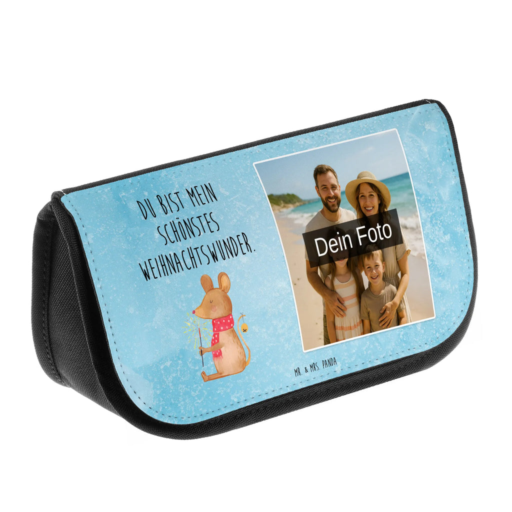 Personalisierte Foto Kosmetiktasche Maus Weihnachten Schminktasche Mit Haustierfoto, Schminkbeutel Für Jungen Mit Bild, Personalisierte Make-Up Tasche Mit Bild, Schminktasche Mit Foto, Schminktasche Mit Familienfoto, Vintage Schminktasche Mit Foto, Kleine Kosmetiktasche Mit Foto, Schminktasche Bunt Mit Bild, Schminktasche Geschenk Mit Bild, Schminktasche Mit Urlaubsfoto, Personalisierte Kosmetiktasche Mit Foto, Make-Up Tasche Mit Bild, Schminktasche Nachhaltig Mit Foto, Kosmetiktasche Selbst Gestalten Mit Foto, Kosmetiktasche Bedruckt Mit Foto, Kosmetiktasche Mit Foto Und Namen, Große Schminktasche Mit Foto, Kosmetiktasche Für Kinder Mit Foto, Kosmetiktasche Mit Foto Und Wunschtext, Schminktäschchen Mit Wunschfoto, Schminkbeutel Mit Foto, Kosmetiktasche Mit Foto, Reise-Kosmetiktasche Mit Wunschbild, Kosmetiktasche Mit Wunschfoto, Necessaire Mit Foto, Schminktasche Für Mädchen Mit Foto, Kosmetiktasche Mit Eigenem Bild, Kosmetiktasche Modern Mit Wunschfoto, Kosmetiktasche Für Herren Mit Wunschfoto, Beautybag Mit Foto, Kosmetiktasche Aus Leder Mit Bild, Kosmetiktasche Für Damen Mit Foto, Kosmetiktasche Aus Stoff Mit Foto, Kulturbeutel Mit Bild, Winter, Weihnachten, Weihnachtsdeko, Nikolaus, Advent, Heiligabend, Wintermotiv, Weihnachtsgruß, Weihnachtswunder, Frohe Weihnachten, Mäuschen, Weihnachtsmotiv, Maus