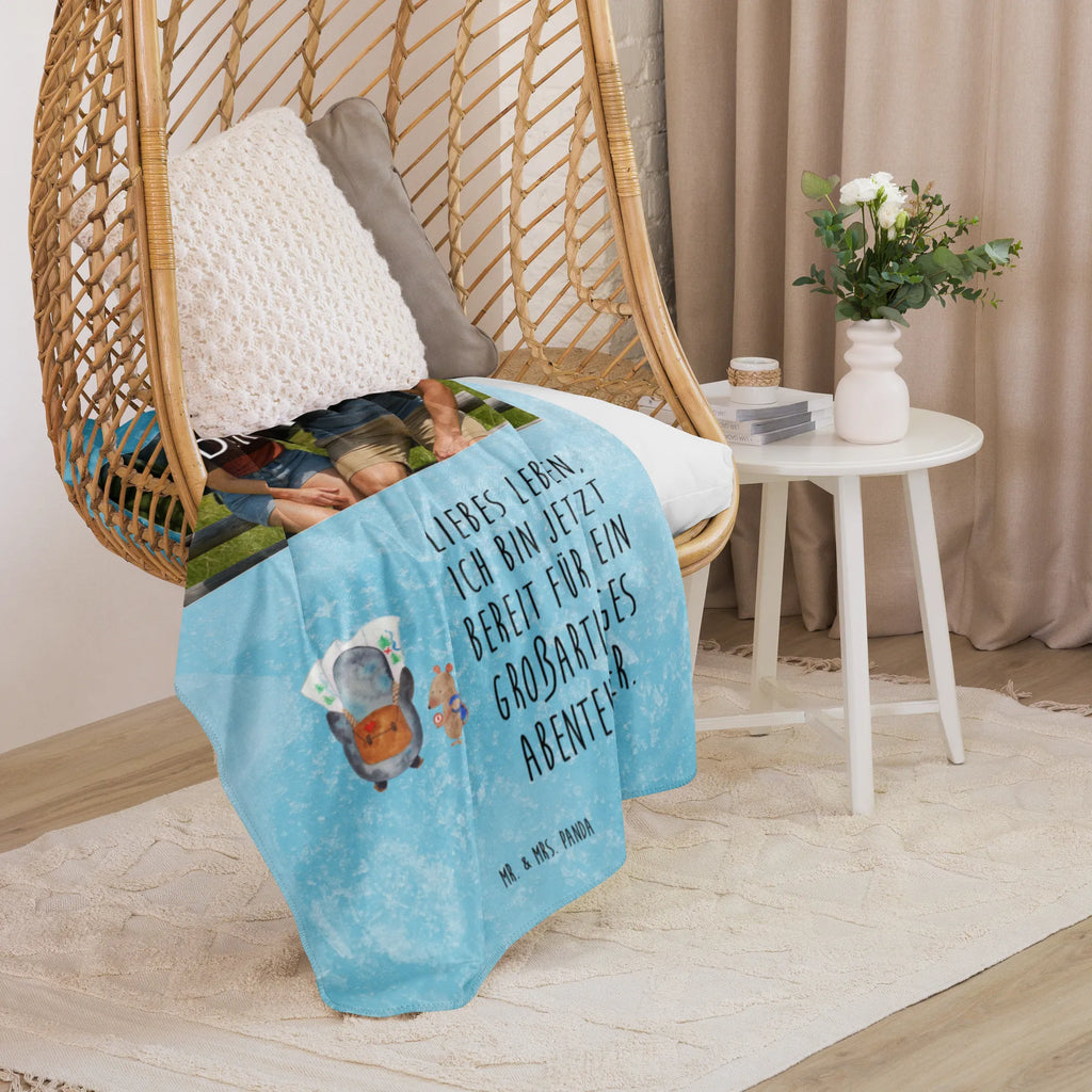 Sherpa Photo Cuddle Blanket Penguin & Mouse Hiker Foto Kuscheldecke, Pinguin, Ausflug, Wanderlust, Abenteurer, Abenteuer, wandern, Roadtrip, Pinguine