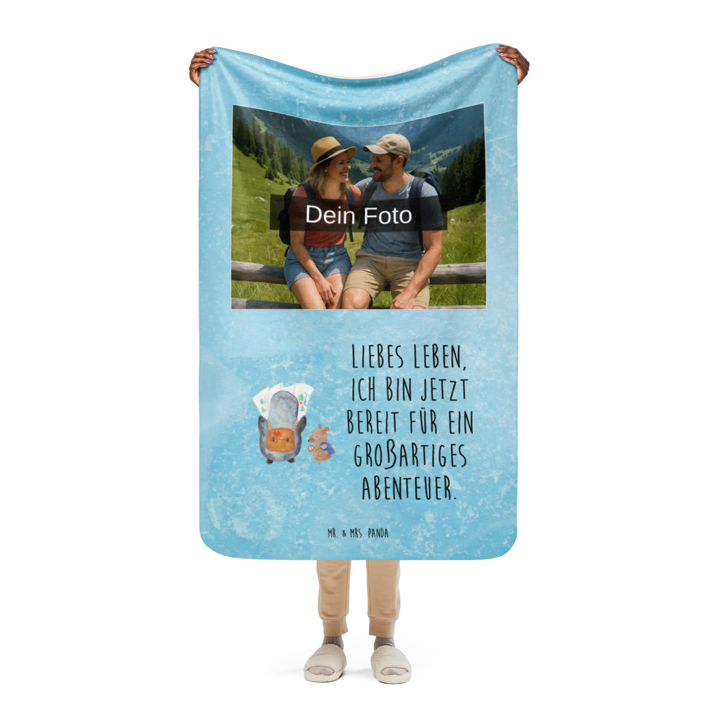 Sherpa Photo Cuddle Blanket Penguin & Mouse Hiker Foto Kuscheldecke, Pinguin, Ausflug, Wanderlust, Abenteurer, Abenteuer, wandern, Roadtrip, Pinguine