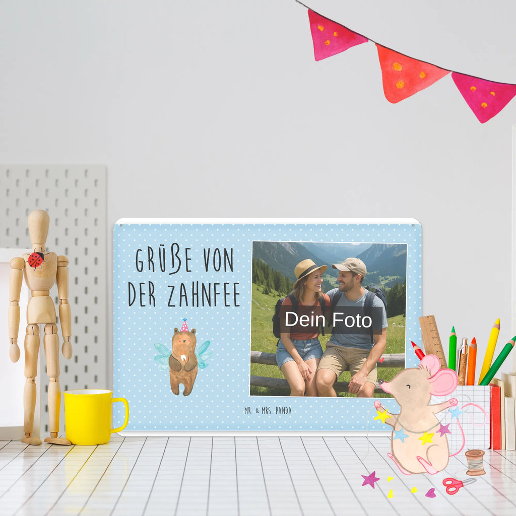 Personalisiertes Foto Blechschild Bär Zahnfee Blechschild Für Garten Mit Foto, Nostalgieschild Mit Foto, Blechschild Zum Hinstellen Mit Bild, Blechschild Mit Bild Und Namen, Vintage Blechschild Mit Wunschfoto, Foto-Blechschild Für Zuhause, Metallschild Mit Wunschfoto, Lustiges Blechschild Mit Foto, Blechschild Mit Eigenem Bild, Spruchschild Mit Foto, Blechschild Küche Mit Foto, Blechschild Mit Wunschfoto, Design Blechschild Mit Bild, Retro Blechschild Mit Bild, Wandschild Mit Foto, Blechschild Zum Aufhängen Mit Foto, Blechschild Für Männer Mit Foto, Dekoschild Metall Mit Foto, Blechschild Für Balkon Mit Wunschbild, Blechschild Handgemacht Mit Foto, Personalisierte Wanddeko Aus Metall Mit Foto, Blechschild Wohnzimmer Mit Bild, Blechschild Für Frauen Mit Bild, Metallschild Mit Foto, Blechschild Mit Fotodruck, Türschild Mit Bild, Blechschild Mit Foto, Blechschild Für Freunde Mit Wunschfoto, Blechschild Als Geschenk Mit Bild, Personalisierbares Blechschild Mit Foto, Bär, Teddy, Teddybär, Erster Zahn, Fee, Milchzahn, Zahnfee