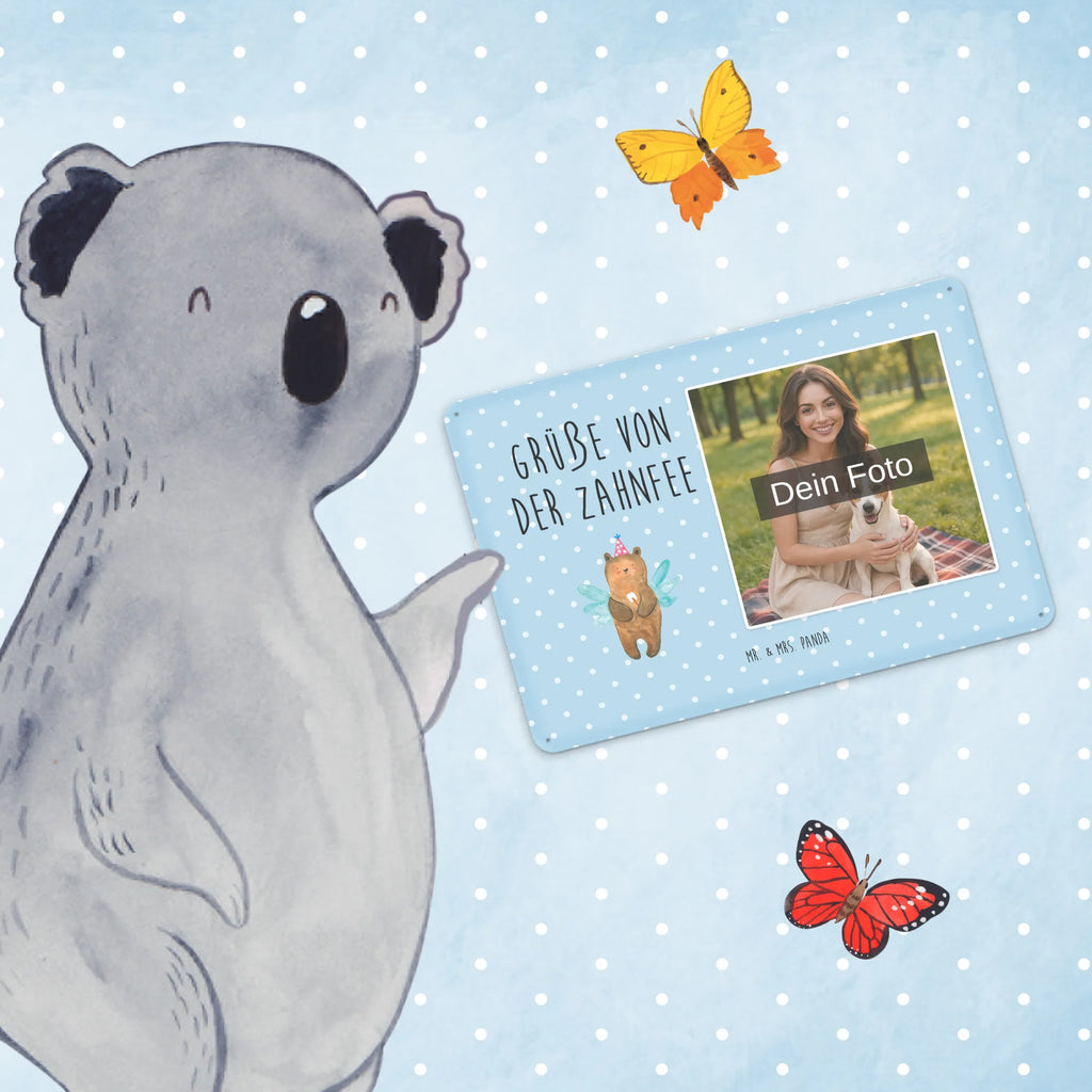 Personalisiertes Foto Blechschild Bär Zahnfee Blechschild Für Garten Mit Foto, Nostalgieschild Mit Foto, Blechschild Zum Hinstellen Mit Bild, Blechschild Mit Bild Und Namen, Vintage Blechschild Mit Wunschfoto, Foto-Blechschild Für Zuhause, Metallschild Mit Wunschfoto, Lustiges Blechschild Mit Foto, Blechschild Mit Eigenem Bild, Spruchschild Mit Foto, Blechschild Küche Mit Foto, Blechschild Mit Wunschfoto, Design Blechschild Mit Bild, Retro Blechschild Mit Bild, Wandschild Mit Foto, Blechschild Zum Aufhängen Mit Foto, Blechschild Für Männer Mit Foto, Dekoschild Metall Mit Foto, Blechschild Für Balkon Mit Wunschbild, Blechschild Handgemacht Mit Foto, Personalisierte Wanddeko Aus Metall Mit Foto, Blechschild Wohnzimmer Mit Bild, Blechschild Für Frauen Mit Bild, Metallschild Mit Foto, Blechschild Mit Fotodruck, Türschild Mit Bild, Blechschild Mit Foto, Blechschild Für Freunde Mit Wunschfoto, Blechschild Als Geschenk Mit Bild, Personalisierbares Blechschild Mit Foto, Bär, Teddy, Teddybär, Erster Zahn, Fee, Milchzahn, Zahnfee