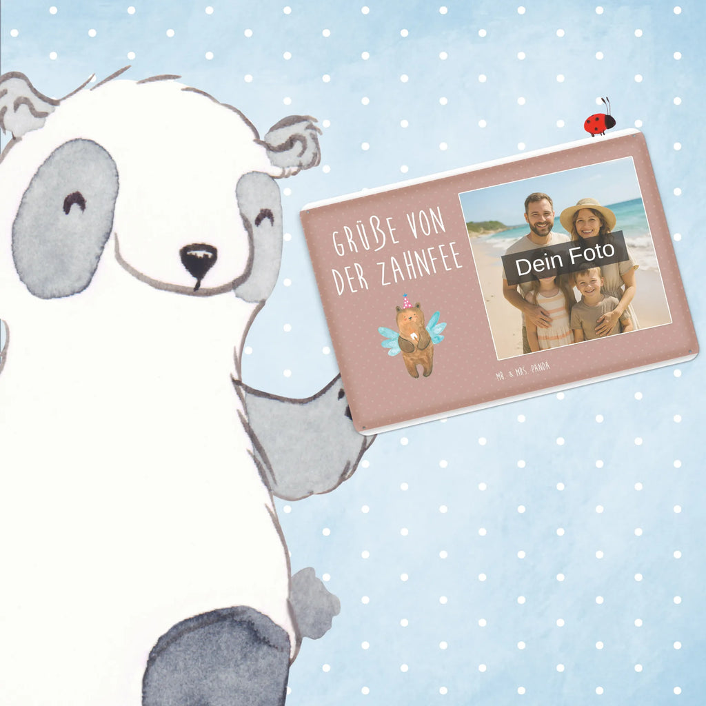 Personalisiertes Foto Blechschild Bär Zahnfee Blechschild Für Garten Mit Foto, Nostalgieschild Mit Foto, Blechschild Zum Hinstellen Mit Bild, Blechschild Mit Bild Und Namen, Vintage Blechschild Mit Wunschfoto, Foto-Blechschild Für Zuhause, Metallschild Mit Wunschfoto, Lustiges Blechschild Mit Foto, Blechschild Mit Eigenem Bild, Spruchschild Mit Foto, Blechschild Küche Mit Foto, Blechschild Mit Wunschfoto, Design Blechschild Mit Bild, Retro Blechschild Mit Bild, Wandschild Mit Foto, Blechschild Zum Aufhängen Mit Foto, Blechschild Für Männer Mit Foto, Dekoschild Metall Mit Foto, Blechschild Für Balkon Mit Wunschbild, Blechschild Handgemacht Mit Foto, Personalisierte Wanddeko Aus Metall Mit Foto, Blechschild Wohnzimmer Mit Bild, Blechschild Für Frauen Mit Bild, Metallschild Mit Foto, Blechschild Mit Fotodruck, Türschild Mit Bild, Blechschild Mit Foto, Blechschild Für Freunde Mit Wunschfoto, Blechschild Als Geschenk Mit Bild, Personalisierbares Blechschild Mit Foto, Bär, Teddy, Teddybär, Erster Zahn, Fee, Milchzahn, Zahnfee