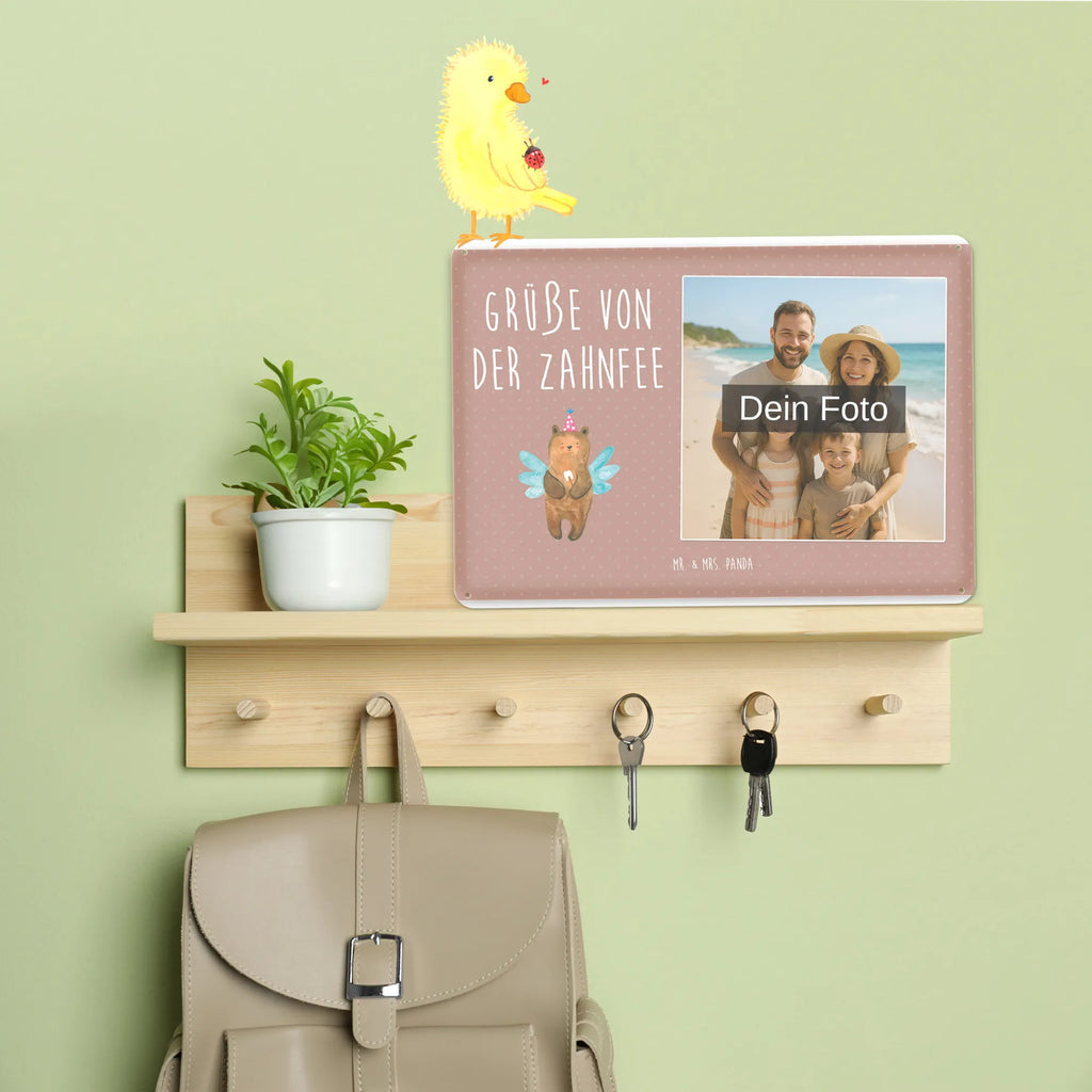 Personalisiertes Foto Blechschild Bär Zahnfee Blechschild Für Garten Mit Foto, Nostalgieschild Mit Foto, Blechschild Zum Hinstellen Mit Bild, Blechschild Mit Bild Und Namen, Vintage Blechschild Mit Wunschfoto, Foto-Blechschild Für Zuhause, Metallschild Mit Wunschfoto, Lustiges Blechschild Mit Foto, Blechschild Mit Eigenem Bild, Spruchschild Mit Foto, Blechschild Küche Mit Foto, Blechschild Mit Wunschfoto, Design Blechschild Mit Bild, Retro Blechschild Mit Bild, Wandschild Mit Foto, Blechschild Zum Aufhängen Mit Foto, Blechschild Für Männer Mit Foto, Dekoschild Metall Mit Foto, Blechschild Für Balkon Mit Wunschbild, Blechschild Handgemacht Mit Foto, Personalisierte Wanddeko Aus Metall Mit Foto, Blechschild Wohnzimmer Mit Bild, Blechschild Für Frauen Mit Bild, Metallschild Mit Foto, Blechschild Mit Fotodruck, Türschild Mit Bild, Blechschild Mit Foto, Blechschild Für Freunde Mit Wunschfoto, Blechschild Als Geschenk Mit Bild, Personalisierbares Blechschild Mit Foto, Bär, Teddy, Teddybär, Erster Zahn, Fee, Milchzahn, Zahnfee