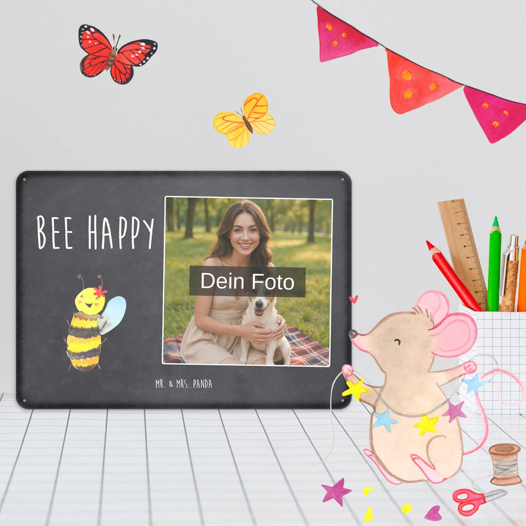 Personalisiertes Foto Blechschild Biene Happy Blechschild Wohnzimmer Mit Bild, Dekoschild Metall Mit Foto, Blechschild Mit Fotodruck, Blechschild Für Garten Mit Foto, Blechschild Zum Hinstellen Mit Bild, Lustiges Blechschild Mit Foto, Blechschild Handgemacht Mit Foto, Foto-Blechschild Für Zuhause, Retro Blechschild Mit Bild, Blechschild Küche Mit Foto, Wandschild Mit Foto, Blechschild Für Balkon Mit Wunschbild, Design Blechschild Mit Bild, Blechschild Mit Bild Und Namen, Blechschild Für Männer Mit Foto, Blechschild Mit Wunschfoto, Metallschild Mit Foto, Nostalgieschild Mit Foto, Blechschild Mit Eigenem Bild, Blechschild Für Frauen Mit Bild, Personalisierbares Blechschild Mit Foto, Personalisierte Wanddeko Aus Metall Mit Foto, Blechschild Zum Aufhängen Mit Foto, Vintage Blechschild Mit Wunschfoto, Metallschild Mit Wunschfoto, Blechschild Als Geschenk Mit Bild, Blechschild Für Freunde Mit Wunschfoto, Türschild Mit Bild, Blechschild Mit Foto, Spruchschild Mit Foto, Hummel, Wespe, Biene