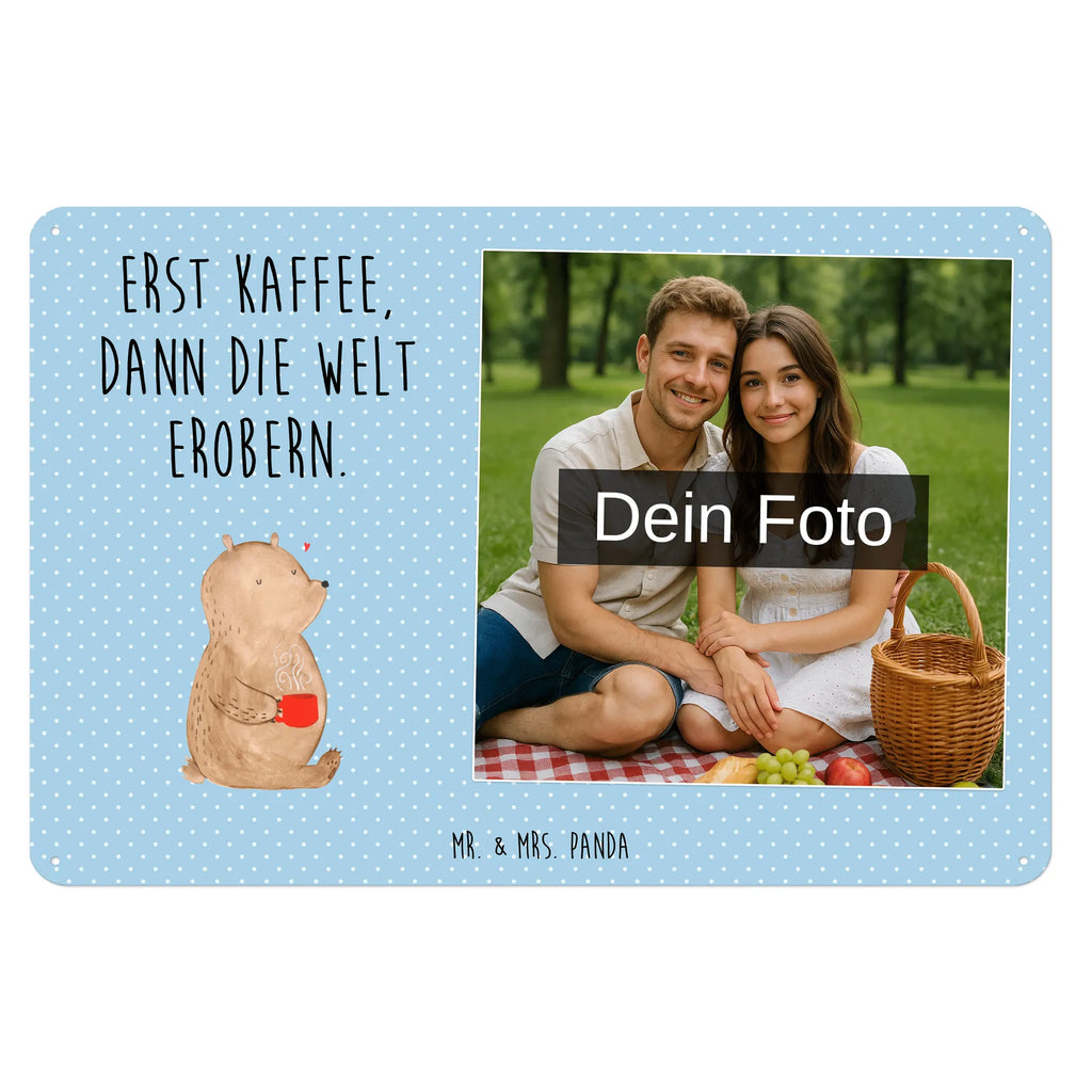 Personalisiertes Foto Blechschild Bär Kaffee Design Blechschild Mit Bild, Blechschild Küche Mit Foto, Blechschild Mit Fotodruck, Blechschild Für Männer Mit Foto, Blechschild Wohnzimmer Mit Bild, Wandschild Mit Foto, Blechschild Als Geschenk Mit Bild, Türschild Mit Bild, Blechschild Für Garten Mit Foto, Blechschild Für Frauen Mit Bild, Blechschild Für Freunde Mit Wunschfoto, Dekoschild Metall Mit Foto, Metallschild Mit Foto, Blechschild Mit Eigenem Bild, Lustiges Blechschild Mit Foto, Metallschild Mit Wunschfoto, Nostalgieschild Mit Foto, Vintage Blechschild Mit Wunschfoto, Foto-Blechschild Für Zuhause, Blechschild Für Balkon Mit Wunschbild, Blechschild Handgemacht Mit Foto, Blechschild Mit Wunschfoto, Blechschild Zum Aufhängen Mit Foto, Blechschild Zum Hinstellen Mit Bild, Personalisierte Wanddeko Aus Metall Mit Foto, Blechschild Mit Foto, Retro Blechschild Mit Bild, Blechschild Mit Bild Und Namen, Spruchschild Mit Foto, Personalisierbares Blechschild Mit Foto, Bär, Teddy, Teddybär, Bären, Morgenroutine, Welt retten, guten Morgen, Motivation, Coffee, Welt erobern, Kaffee