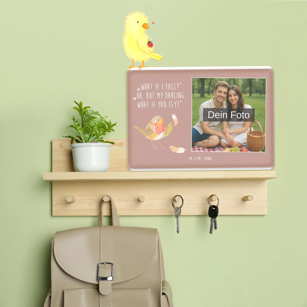 Personalisiertes Foto Blechschild Rotkehlchen Federn Metallschild Mit Wunschfoto, Blechschild Für Garten Mit Foto, Blechschild Wohnzimmer Mit Bild, Blechschild Küche Mit Foto, Wandschild Mit Foto, Blechschild Mit Fotodruck, Dekoschild Metall Mit Foto, Blechschild Mit Wunschfoto, Personalisierte Wanddeko Aus Metall Mit Foto, Blechschild Handgemacht Mit Foto, Blechschild Zum Aufhängen Mit Foto, Blechschild Mit Eigenem Bild, Retro Blechschild Mit Bild, Blechschild Zum Hinstellen Mit Bild, Design Blechschild Mit Bild, Personalisierbares Blechschild Mit Foto, Blechschild Als Geschenk Mit Bild, Vintage Blechschild Mit Wunschfoto, Nostalgieschild Mit Foto, Blechschild Mit Bild Und Namen, Metallschild Mit Foto, Blechschild Für Männer Mit Foto, Blechschild Für Frauen Mit Bild, Blechschild Mit Foto, Spruchschild Mit Foto, Lustiges Blechschild Mit Foto, Blechschild Für Freunde Mit Wunschfoto, Blechschild Für Balkon Mit Wunschbild, Türschild Mit Bild, Foto-Blechschild Für Zuhause, Tiermotive, Gute Laune, lustige Sprüche, Tiere, Rotkehlchen, What if i fall, Motivationsbilder, Motivation Sprüche, Spruch Mut, Vogel, Spruch Motivation, fliegen