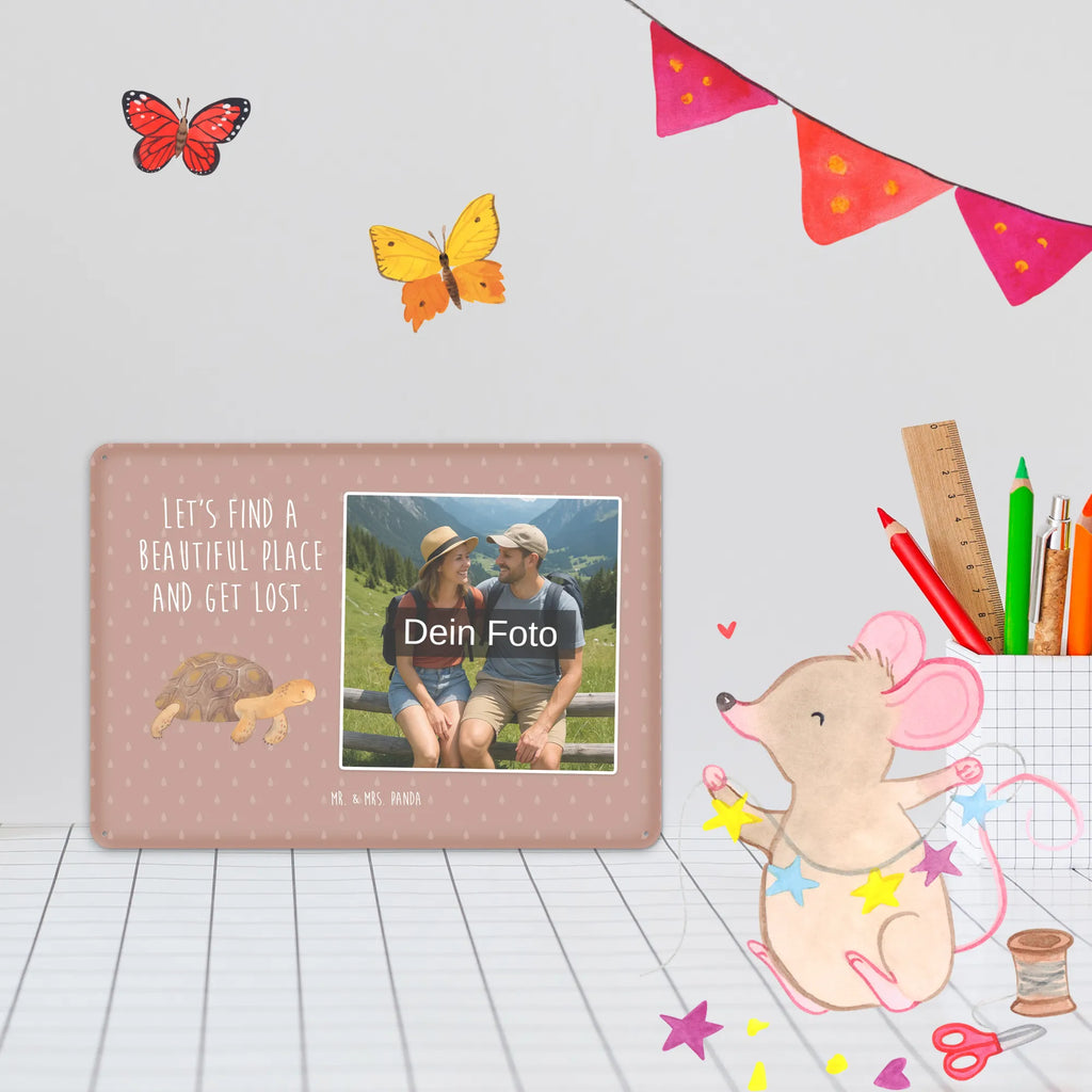 Spersonalizowany metalowy szyld ze zdjęciem Żółw maszerować Blechschild Wohnzimmer Mit Bild, Blechschild Zum Hinstellen Mit Bild, Personalisierbares Blechschild Mit Foto, Blechschild Für Balkon Mit Wunschbild, Blechschild Mit Wunschfoto, Design Blechschild Mit Bild, Blechschild Handgemacht Mit Foto, Blechschild Mit Fotodruck, Blechschild Als Geschenk Mit Bild, Foto-Blechschild Für Zuhause, Metallschild Mit Foto, Nostalgieschild Mit Foto, Retro Blechschild Mit Bild, Blechschild Für Frauen Mit Bild, Vintage Blechschild Mit Wunschfoto, Lustiges Blechschild Mit Foto, Blechschild Für Freunde Mit Wunschfoto, Blechschild Zum Aufhängen Mit Foto, Metallschild Mit Wunschfoto, Dekoschild Metall Mit Foto, Personalisierte Wanddeko Aus Metall Mit Foto, Spruchschild Mit Foto, Blechschild Für Männer Mit Foto, Blechschild Mit Foto, Blechschild Mit Bild Und Namen, Blechschild Küche Mit Foto, Türschild Mit Bild, Blechschild Mit Eigenem Bild, Wandschild Mit Foto, Blechschild Für Garten Mit Foto, Meerestiere, Meer, Urlaub, Lieblingsmensch, Schildkröten, Reiselust, Neustart, Abenteuer, Motivation, Schildkröte, get lost, Inspiration