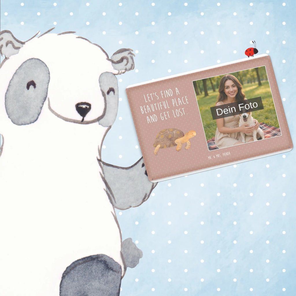 Spersonalizowany metalowy szyld ze zdjęciem Żółw maszerować Blechschild Wohnzimmer Mit Bild, Blechschild Zum Hinstellen Mit Bild, Personalisierbares Blechschild Mit Foto, Blechschild Für Balkon Mit Wunschbild, Blechschild Mit Wunschfoto, Design Blechschild Mit Bild, Blechschild Handgemacht Mit Foto, Blechschild Mit Fotodruck, Blechschild Als Geschenk Mit Bild, Foto-Blechschild Für Zuhause, Metallschild Mit Foto, Nostalgieschild Mit Foto, Retro Blechschild Mit Bild, Blechschild Für Frauen Mit Bild, Vintage Blechschild Mit Wunschfoto, Lustiges Blechschild Mit Foto, Blechschild Für Freunde Mit Wunschfoto, Blechschild Zum Aufhängen Mit Foto, Metallschild Mit Wunschfoto, Dekoschild Metall Mit Foto, Personalisierte Wanddeko Aus Metall Mit Foto, Spruchschild Mit Foto, Blechschild Für Männer Mit Foto, Blechschild Mit Foto, Blechschild Mit Bild Und Namen, Blechschild Küche Mit Foto, Türschild Mit Bild, Blechschild Mit Eigenem Bild, Wandschild Mit Foto, Blechschild Für Garten Mit Foto, Meerestiere, Meer, Urlaub, Lieblingsmensch, Schildkröten, Reiselust, Neustart, Abenteuer, Motivation, Schildkröte, get lost, Inspiration