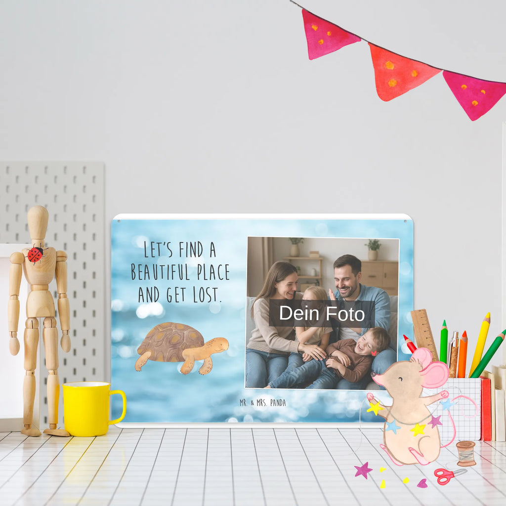 Spersonalizowany metalowy szyld ze zdjęciem Żółw maszerować Blechschild Wohnzimmer Mit Bild, Blechschild Zum Hinstellen Mit Bild, Personalisierbares Blechschild Mit Foto, Blechschild Für Balkon Mit Wunschbild, Blechschild Mit Wunschfoto, Design Blechschild Mit Bild, Blechschild Handgemacht Mit Foto, Blechschild Mit Fotodruck, Blechschild Als Geschenk Mit Bild, Foto-Blechschild Für Zuhause, Metallschild Mit Foto, Nostalgieschild Mit Foto, Retro Blechschild Mit Bild, Blechschild Für Frauen Mit Bild, Vintage Blechschild Mit Wunschfoto, Lustiges Blechschild Mit Foto, Blechschild Für Freunde Mit Wunschfoto, Blechschild Zum Aufhängen Mit Foto, Metallschild Mit Wunschfoto, Dekoschild Metall Mit Foto, Personalisierte Wanddeko Aus Metall Mit Foto, Spruchschild Mit Foto, Blechschild Für Männer Mit Foto, Blechschild Mit Foto, Blechschild Mit Bild Und Namen, Blechschild Küche Mit Foto, Türschild Mit Bild, Blechschild Mit Eigenem Bild, Wandschild Mit Foto, Blechschild Für Garten Mit Foto, Meerestiere, Meer, Urlaub, Lieblingsmensch, Schildkröten, Reiselust, Neustart, Abenteuer, Motivation, Schildkröte, get lost, Inspiration