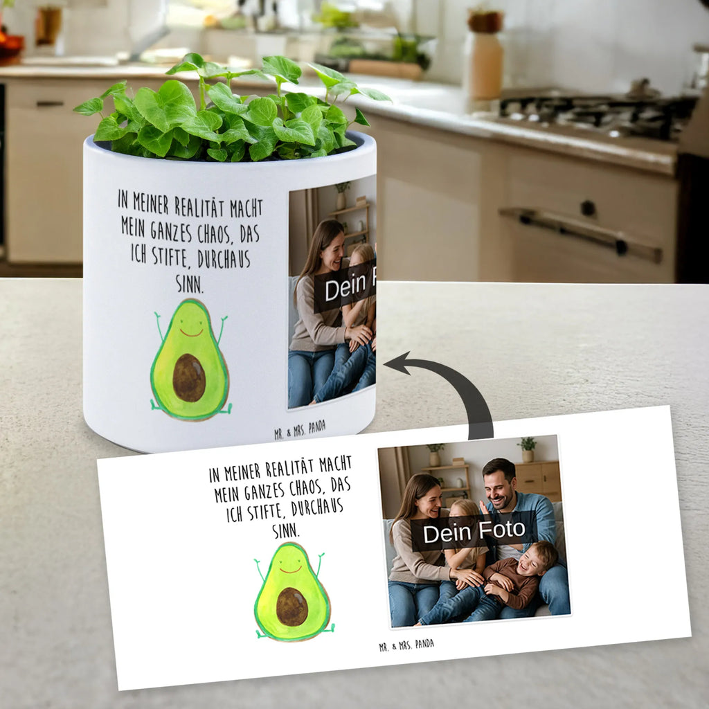 Personalisierter Foto XL Blumentopf Avocado Glücklich Fotogeschenk XL Blumentopf, Pflanztopf Groß Mit Bild, Blumentopf Groß Mit Familienfoto, Dekotopf Groß Mit Wunschbild, Blumentopf Extra Groß Mit Fotodruck, Geschenk Blumentopf Groß Mit Foto, XL Blumentopf Für Wohnzimmer Mit Foto, Beton Pflanzgefäß XL Mit Fotodruck, Pflanzkübel Groß Mit Eigenem Foto, Blumentopf Terrasse Groß Mit Foto, XL Pflanztopf Für Mama Mit Foto, Pflanzgefäß XL Mit Foto Und Namen, Großer Blumentopf Mit Lieblingsfoto, XL Blumentopf Mit Foto, XL Übertopf Für Balkon Mit Wunschbild, Großer Blumentopf Mit Bild Und Wunschtext, XL Blumentopf Mit Kinderfoto, Blumentopf Aus Keramik XL Mit Foto, Blumentopf Groß Selbst Gestalten Mit Foto, Übertopf XL Mit Wunschfoto, Großer Blumentopf Mit Wunschfoto, XL Blumentopf Für Hochzeit Mit Bild, Blumentopf Für Garten Mit Bild, Personalisierter Pflanzkübel Groß Mit Bild, Blumentopf Groß Mit Haustierfoto, Kunststoffblumentopf Groß Mit Wunschfoto, Personalisierter XL Blumentopf Mit Foto, Avocado, Veggie, Vegan, Gesund, Chaos