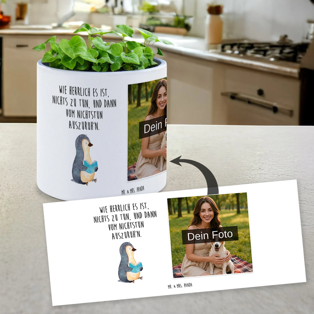 Personalisierter Foto XL Blumentopf Pinguin Buch Personalisierter Pflanzkübel Groß Mit Bild, Pflanzgefäß XL Mit Foto Und Namen, Großer Blumentopf Mit Lieblingsfoto, XL Blumentopf Mit Foto, Blumentopf Groß Selbst Gestalten Mit Foto, XL Übertopf Für Balkon Mit Wunschbild, XL Pflanztopf Für Mama Mit Foto, Dekotopf Groß Mit Wunschbild, Pflanzkübel Groß Mit Eigenem Foto, Großer Blumentopf Mit Bild Und Wunschtext, XL Blumentopf Für Wohnzimmer Mit Foto, Blumentopf Groß Mit Haustierfoto, XL Blumentopf Für Hochzeit Mit Bild, Großer Blumentopf Mit Wunschfoto, Personalisierter XL Blumentopf Mit Foto, Geschenk Blumentopf Groß Mit Foto, Fotogeschenk XL Blumentopf, Blumentopf Terrasse Groß Mit Foto, Beton Pflanzgefäß XL Mit Fotodruck, Übertopf XL Mit Wunschfoto, Blumentopf Aus Keramik XL Mit Foto, Blumentopf Für Garten Mit Bild, XL Blumentopf Mit Kinderfoto, Blumentopf Extra Groß Mit Fotodruck, Kunststoffblumentopf Groß Mit Wunschfoto, Blumentopf Groß Mit Familienfoto, Pflanztopf Groß Mit Bild, Pinguin, Nichtstun, Urlaub, Freizeit, Faulenzen, Lesen, Buch, Ferien, Bücherwurm, Pinguine