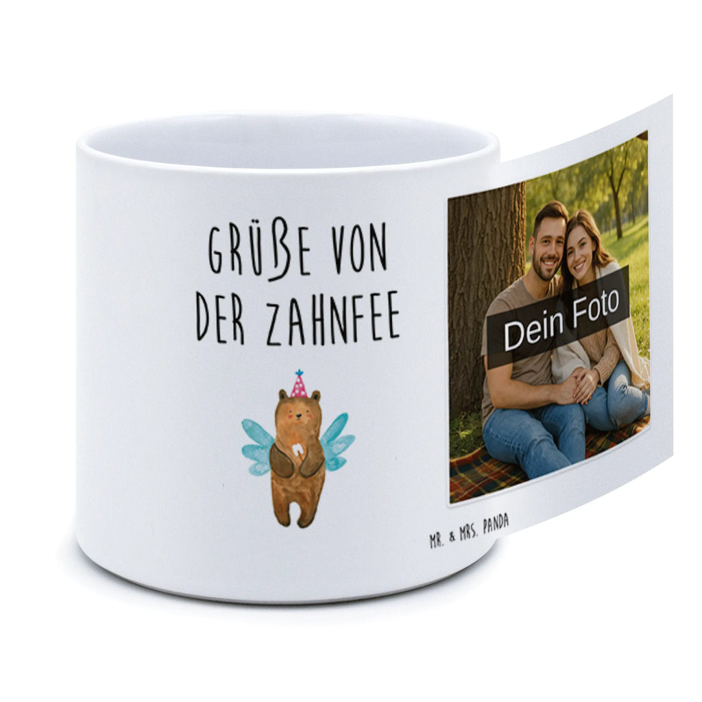 Personalisierter Foto XL Blumentopf Bär Zahnfee Blumentopf Groß Mit Familienfoto, Großer Blumentopf Mit Bild Und Wunschtext, XL Pflanztopf Für Mama Mit Foto, Blumentopf Groß Selbst Gestalten Mit Foto, Kunststoffblumentopf Groß Mit Wunschfoto, Übertopf XL Mit Wunschfoto, XL Übertopf Für Balkon Mit Wunschbild, Großer Blumentopf Mit Wunschfoto, Pflanzkübel Groß Mit Eigenem Foto, Fotogeschenk XL Blumentopf, Beton Pflanzgefäß XL Mit Fotodruck, Blumentopf Extra Groß Mit Fotodruck, Personalisierter XL Blumentopf Mit Foto, Blumentopf Aus Keramik XL Mit Foto, XL Blumentopf Mit Kinderfoto, Dekotopf Groß Mit Wunschbild, Blumentopf Terrasse Groß Mit Foto, Pflanztopf Groß Mit Bild, Personalisierter Pflanzkübel Groß Mit Bild, Blumentopf Für Garten Mit Bild, Pflanzgefäß XL Mit Foto Und Namen, XL Blumentopf Für Hochzeit Mit Bild, XL Blumentopf Mit Foto, Blumentopf Groß Mit Haustierfoto, Großer Blumentopf Mit Lieblingsfoto, Geschenk Blumentopf Groß Mit Foto, XL Blumentopf Für Wohnzimmer Mit Foto, Bär, Teddy, Teddybär, Zahnfee, Fee, Erster Zahn, Milchzahn