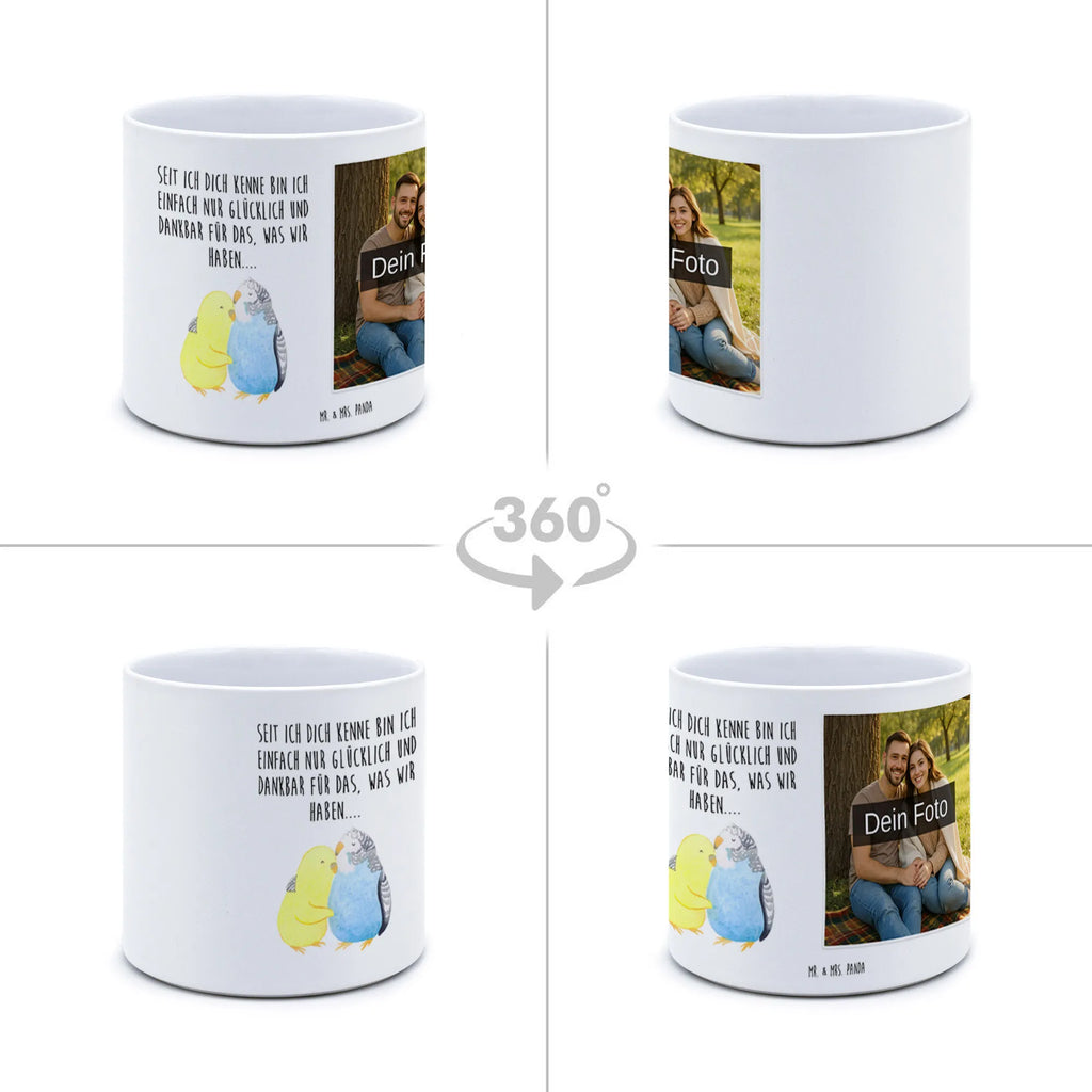 Personalisierter Foto XL Blumentopf Wellensittich Liebe Kunststoffblumentopf Groß Mit Wunschfoto, Beton Pflanzgefäß XL Mit Fotodruck, XL Blumentopf Für Hochzeit Mit Bild, Blumentopf Für Garten Mit Bild, Übertopf XL Mit Wunschfoto, Pflanztopf Groß Mit Bild, Blumentopf Groß Selbst Gestalten Mit Foto, Blumentopf Groß Mit Haustierfoto, Geschenk Blumentopf Groß Mit Foto, XL Blumentopf Mit Foto, XL Pflanztopf Für Mama Mit Foto, Blumentopf Extra Groß Mit Fotodruck, Dekotopf Groß Mit Wunschbild, Pflanzgefäß XL Mit Foto Und Namen, XL Blumentopf Mit Kinderfoto, Großer Blumentopf Mit Wunschfoto, Pflanzkübel Groß Mit Eigenem Foto, Großer Blumentopf Mit Bild Und Wunschtext, Großer Blumentopf Mit Lieblingsfoto, XL Übertopf Für Balkon Mit Wunschbild, Fotogeschenk XL Blumentopf, Blumentopf Groß Mit Familienfoto, Blumentopf Terrasse Groß Mit Foto, XL Blumentopf Für Wohnzimmer Mit Foto, Personalisierter XL Blumentopf Mit Foto, Blumentopf Aus Keramik XL Mit Foto, Personalisierter Pflanzkübel Groß Mit Bild, Liebe, Partner, Freund, Freundin, Ehemann, Ehefrau, Heiraten, Verlobung, Heiratsantrag, Liebesgeschenk, Jahrestag, Hocheitstag, Vertrauen, Vögel, Wellensittich, Nähe, Kuscheln