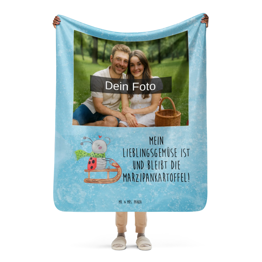 Sherpa Photo Cuddle Blanket Smörle sledding Foto Kuscheldecke, Winter, Weihnachten, Weihnachtsdeko, Nikolaus, Advent, Heiligabend, Wintermotiv, Smörle, Marzipan, Schlittenfahren