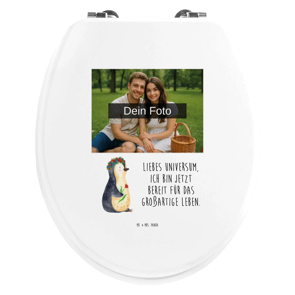 Personalisierter Foto WC Sitz Motiv Pinguin Blumen Toilettendeckel mit Namen, Personalisierter WC-Sitz, WC Sitz mit Namen, Personalisierter Toilettendeckel mit Foto, Personalisierte Klobrille, Personalisierter Klodeckel, Pinguin, Lebensziele, Ziele, Liebeskummer, Geschenkidee, Wünsche, Motivation, Blumenkranz, Lebenslust, Leben, Pinguine, Universum
