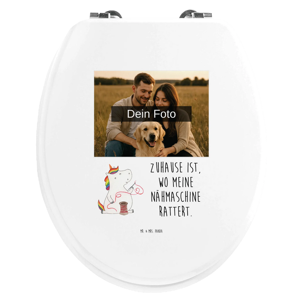 Personalisierter Foto WC Sitz Motiv Einhorn Näherin Toilettendeckel mit Namen, WC Sitz mit Namen, Personalisierter WC-Sitz, Personalisierter Klodeckel, Personalisierter Toilettendeckel mit Foto, Personalisierte Klobrille, Einhorn, Einhörner, Einhorn Deko, Unicorn, Stricken, Nähzimmer, basteln, Mädchen, Freundin, nähen, Näherin, Häkeln