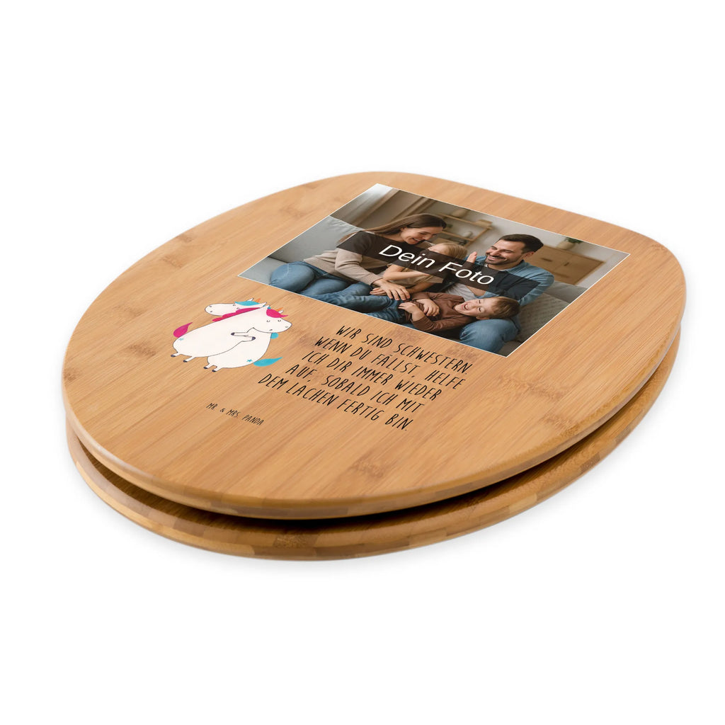 Personalisierter Foto WC Sitz Motiv Einhörner Umarmen WC Sitz mit Namen, Personalisierter WC-Sitz, Personalisierte Klobrille, Toilettendeckel mit Namen, Personalisierter Toilettendeckel mit Foto, Personalisierter Klodeckel, Einhorn, Einhörner, Einhorn Deko, Unicorn, Freundinnen, Geschwister, Liebe, Schwester, Sister, Schwestern, BFF, Freundin, Familie