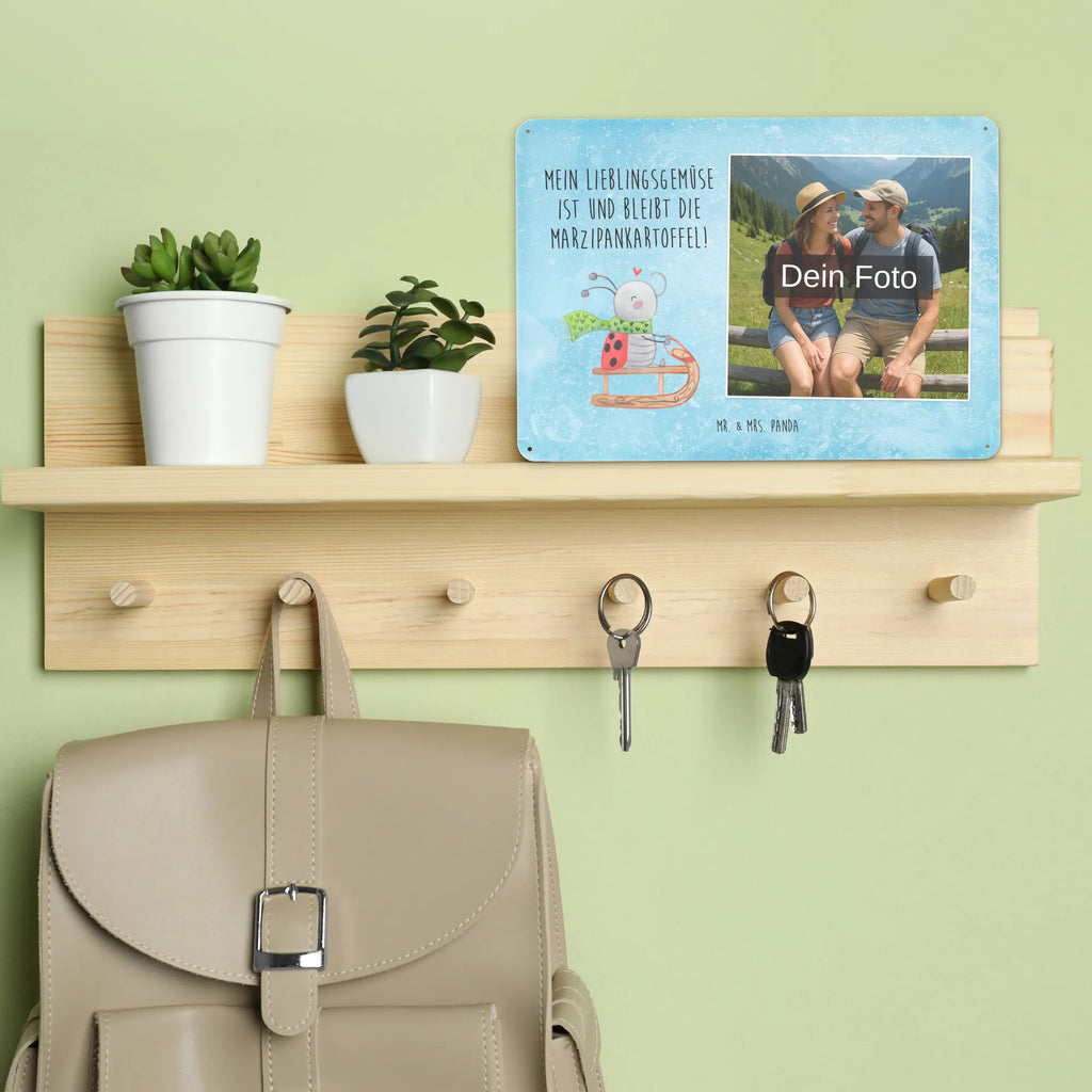 Personalized Photo Metal Sign Smörle sledding Blechschild Mit Wunschfoto, Blechschild Mit Bild Und Namen, Blechschild Zum Aufhängen Mit Foto, Wandschild Mit Foto, Nostalgieschild Mit Foto, Türschild Mit Bild, Blechschild Mit Eigenem Bild, Blechschild Als Geschenk Mit Bild, Blechschild Für Frauen Mit Bild, Spruchschild Mit Foto, Blechschild Mit Foto, Metallschild Mit Foto, Blechschild Für Garten Mit Foto, Blechschild Für Freunde Mit Wunschfoto, Blechschild Handgemacht Mit Foto, Metallschild Mit Wunschfoto, Vintage Blechschild Mit Wunschfoto, Retro Blechschild Mit Bild, Lustiges Blechschild Mit Foto, Blechschild Für Balkon Mit Wunschbild, Personalisierbares Blechschild Mit Foto, Foto-Blechschild Für Zuhause, Blechschild Wohnzimmer Mit Bild, Blechschild Mit Fotodruck, Blechschild Zum Hinstellen Mit Bild, Personalisierte Wanddeko Aus Metall Mit Foto, Blechschild Küche Mit Foto, Blechschild Für Männer Mit Foto, Dekoschild Metall Mit Foto, Design Blechschild Mit Bild, Winter, Weihnachten, Weihnachtsdeko, Nikolaus, Advent, Heiligabend, Wintermotiv, Schlittenfahren, Smörle, Marzipan