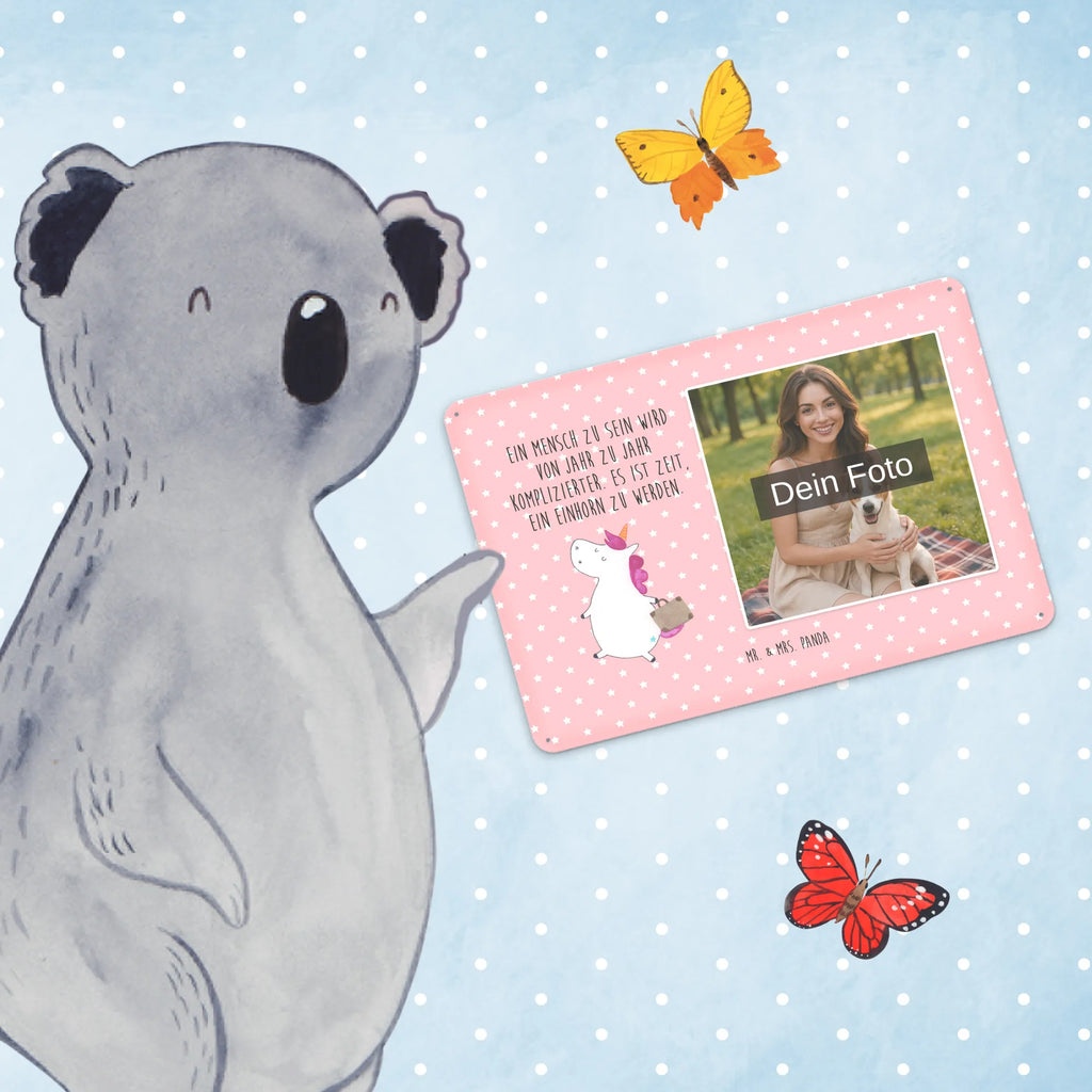 Personalisiertes Foto Blechschild Einhorn Koffer Blechschild Zum Aufhängen Mit Foto, Spruchschild Mit Foto, Blechschild Mit Fotodruck, Blechschild Für Männer Mit Foto, Metallschild Mit Foto, Blechschild Zum Hinstellen Mit Bild, Türschild Mit Bild, Blechschild Für Freunde Mit Wunschfoto, Blechschild Für Garten Mit Foto, Blechschild Mit Foto, Lustiges Blechschild Mit Foto, Wandschild Mit Foto, Blechschild Als Geschenk Mit Bild, Blechschild Handgemacht Mit Foto, Metallschild Mit Wunschfoto, Blechschild Mit Bild Und Namen, Personalisierbares Blechschild Mit Foto, Vintage Blechschild Mit Wunschfoto, Dekoschild Metall Mit Foto, Retro Blechschild Mit Bild, Blechschild Für Frauen Mit Bild, Foto-Blechschild Für Zuhause, Design Blechschild Mit Bild, Blechschild Für Balkon Mit Wunschbild, Nostalgieschild Mit Foto, Personalisierte Wanddeko Aus Metall Mit Foto, Blechschild Küche Mit Foto, Blechschild Mit Wunschfoto, Blechschild Mit Eigenem Bild, Blechschild Wohnzimmer Mit Bild, Einhorn, Einhörner, Einhorn Deko, Unicorn, lustig, Koffer, Kind, Verreisen, witzig, Gepäck, albern, Reise, Spaß, Abenteuer, unicorn, Erwachsen