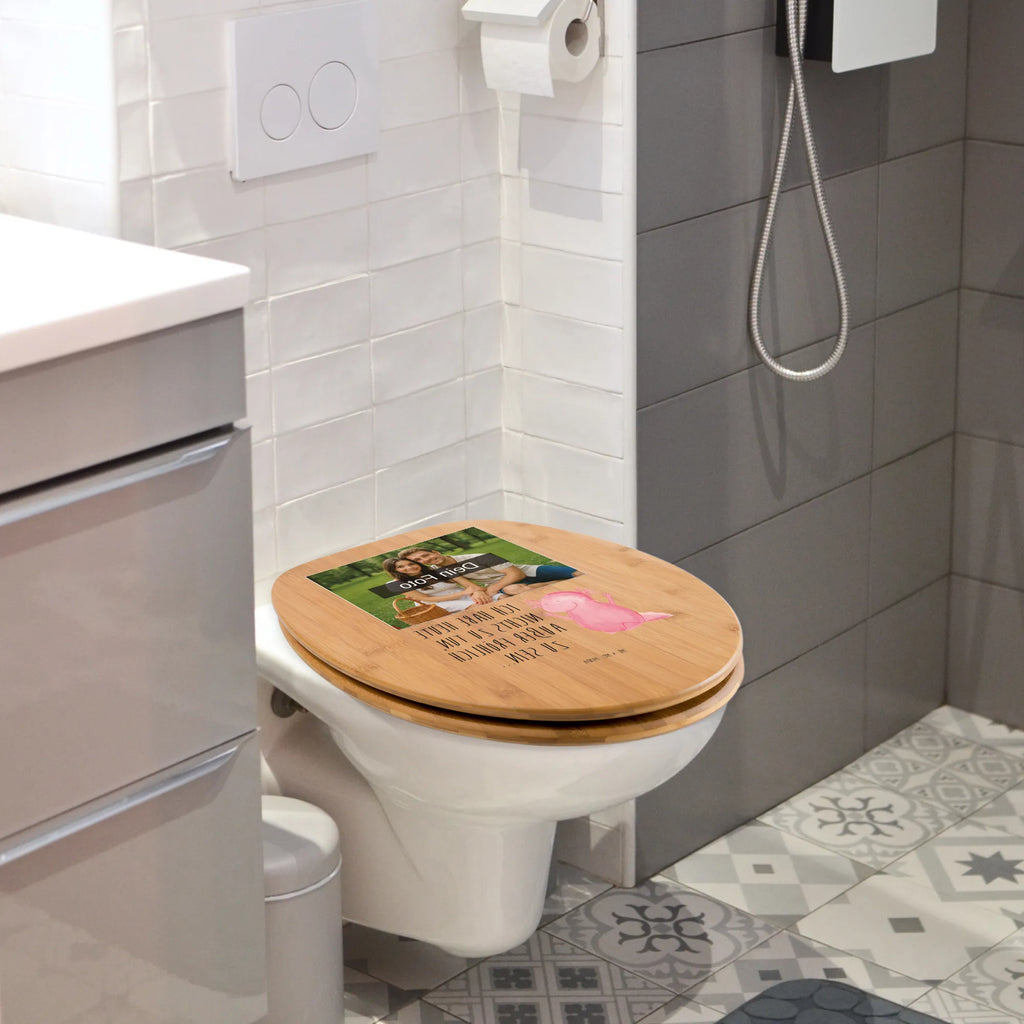 Personalisierter Foto WC Sitz Motiv Axolotl Hurra Toilettendeckel mit Namen, Personalisierter Toilettendeckel mit Foto, Personalisierte Klobrille, WC Sitz mit Namen, Personalisierter WC-Sitz, Personalisierter Klodeckel, Axolotl, Molch, Lurche, fröhlich, Motivation, Lurch, Axolot, Zufriedenheit, Spaß, Freude, Schwanzlurch
