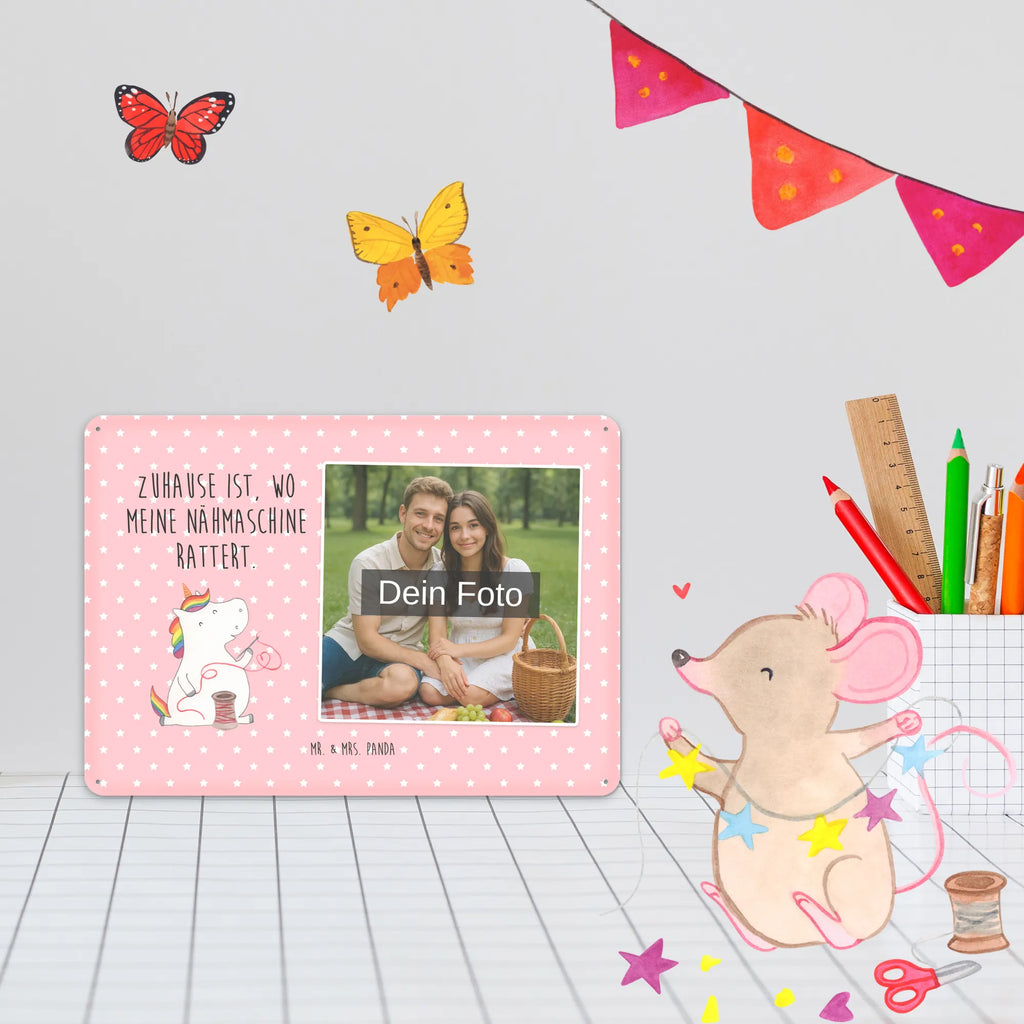 Spersonalizowany metalowy szyld ze zdjęciem Jednorożec krawcowa Blechschild Mit Bild Und Namen, Blechschild Wohnzimmer Mit Bild, Personalisierbares Blechschild Mit Foto, Design Blechschild Mit Bild, Blechschild Für Balkon Mit Wunschbild, Blechschild Für Männer Mit Foto, Retro Blechschild Mit Bild, Spruchschild Mit Foto, Dekoschild Metall Mit Foto, Blechschild Für Freunde Mit Wunschfoto, Blechschild Mit Eigenem Bild, Blechschild Für Frauen Mit Bild, Metallschild Mit Wunschfoto, Blechschild Mit Fotodruck, Foto-Blechschild Für Zuhause, Wandschild Mit Foto, Blechschild Küche Mit Foto, Personalisierte Wanddeko Aus Metall Mit Foto, Blechschild Für Garten Mit Foto, Vintage Blechschild Mit Wunschfoto, Blechschild Mit Foto, Blechschild Handgemacht Mit Foto, Blechschild Zum Hinstellen Mit Bild, Nostalgieschild Mit Foto, Metallschild Mit Foto, Blechschild Mit Wunschfoto, Türschild Mit Bild, Blechschild Als Geschenk Mit Bild, Lustiges Blechschild Mit Foto, Blechschild Zum Aufhängen Mit Foto, Einhorn, Einhörner, Einhorn Deko, Unicorn, Nähzimmer, Näherin, Freundin, nähen, Stricken, basteln, Häkeln, Mädchen