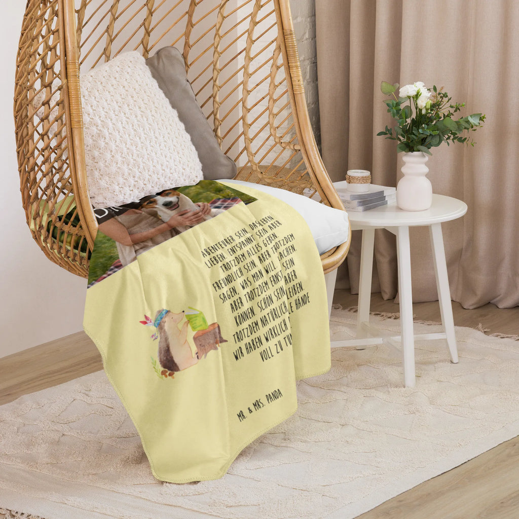 Sherpa Photo Cuddle Blanket Hedgehog feather headdress Foto Kuscheldecke, Waldtiere, Tiere, Igel, Indianer, Camping, Lagerfeuer, Abenteuer