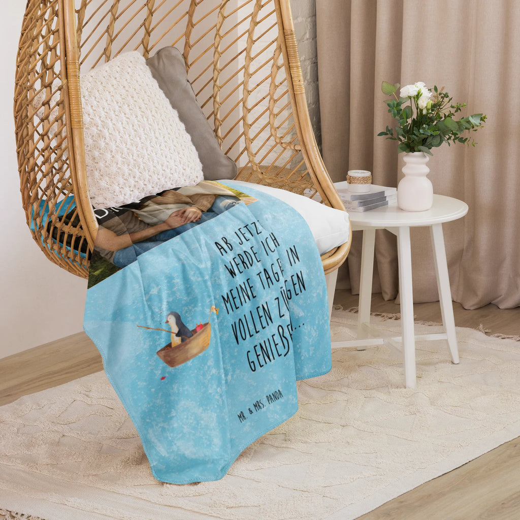 Sherpa Photo Cuddle Blanket Penguin fishing boat Foto Kuscheldecke, Pinguin, Angelboot, Trennung, Geschenkidee Liebeskummer, Pinguine, Angeln, Boot, Neuanfang, Lebenslust, Neustart, Motivation, Scheidung, Leben, genießen