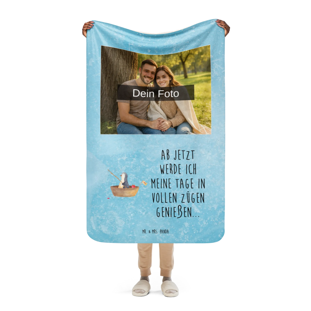 Sherpa Photo Cuddle Blanket Penguin fishing boat Foto Kuscheldecke, Pinguin, Angelboot, Trennung, Geschenkidee Liebeskummer, Pinguine, Angeln, Boot, Neuanfang, Lebenslust, Neustart, Motivation, Scheidung, Leben, genießen