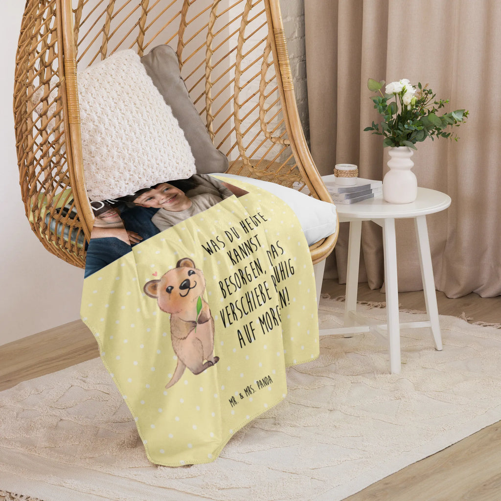 Sherpa Photo Cuddle Blanket Quokka Happy Foto Kuscheldecke, Tiermotive, Gute Laune, lustige Sprüche, Tiere, Dinge erledigen, Aufschieberitis, Verschieben, Lustiger Spruch, Quokka, Niedliches Tier