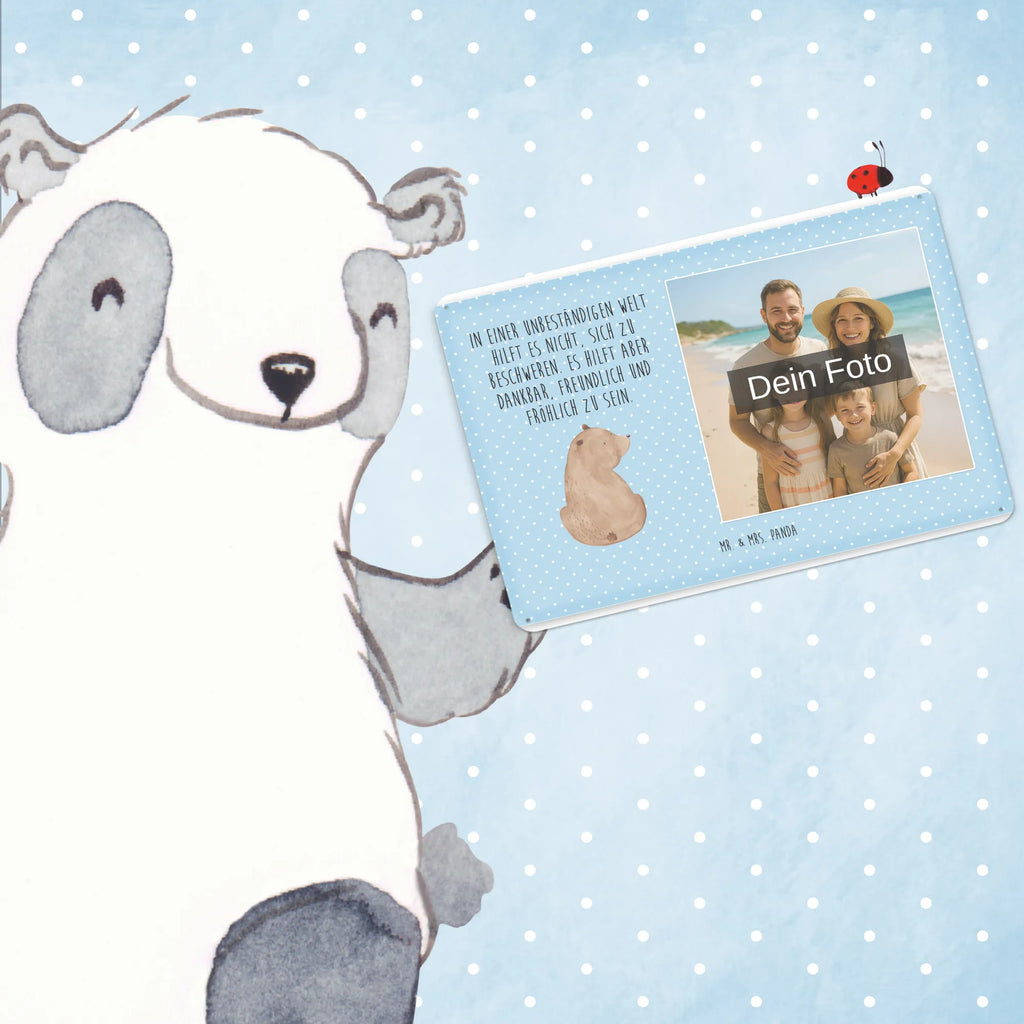 Spersonalizowany metalowy szyld ze zdjęciem niedźwiedź spojrzenie przez ramię Blechschild Für Frauen Mit Bild, Blechschild Für Freunde Mit Wunschfoto, Lustiges Blechschild Mit Foto, Blechschild Handgemacht Mit Foto, Blechschild Mit Bild Und Namen, Blechschild Mit Wunschfoto, Personalisierbares Blechschild Mit Foto, Nostalgieschild Mit Foto, Blechschild Mit Eigenem Bild, Blechschild Mit Fotodruck, Blechschild Zum Hinstellen Mit Bild, Metallschild Mit Foto, Blechschild Für Männer Mit Foto, Design Blechschild Mit Bild, Blechschild Mit Foto, Wandschild Mit Foto, Personalisierte Wanddeko Aus Metall Mit Foto, Foto-Blechschild Für Zuhause, Spruchschild Mit Foto, Retro Blechschild Mit Bild, Blechschild Für Garten Mit Foto, Türschild Mit Bild, Dekoschild Metall Mit Foto, Vintage Blechschild Mit Wunschfoto, Blechschild Zum Aufhängen Mit Foto, Blechschild Wohnzimmer Mit Bild, Blechschild Küche Mit Foto, Blechschild Für Balkon Mit Wunschbild, Blechschild Als Geschenk Mit Bild, Metallschild Mit Wunschfoto, Bär, Teddy, Teddybär, Weisheit, Bärenliebe, Weltansicht, Motivation, Bären, Selbstachtung